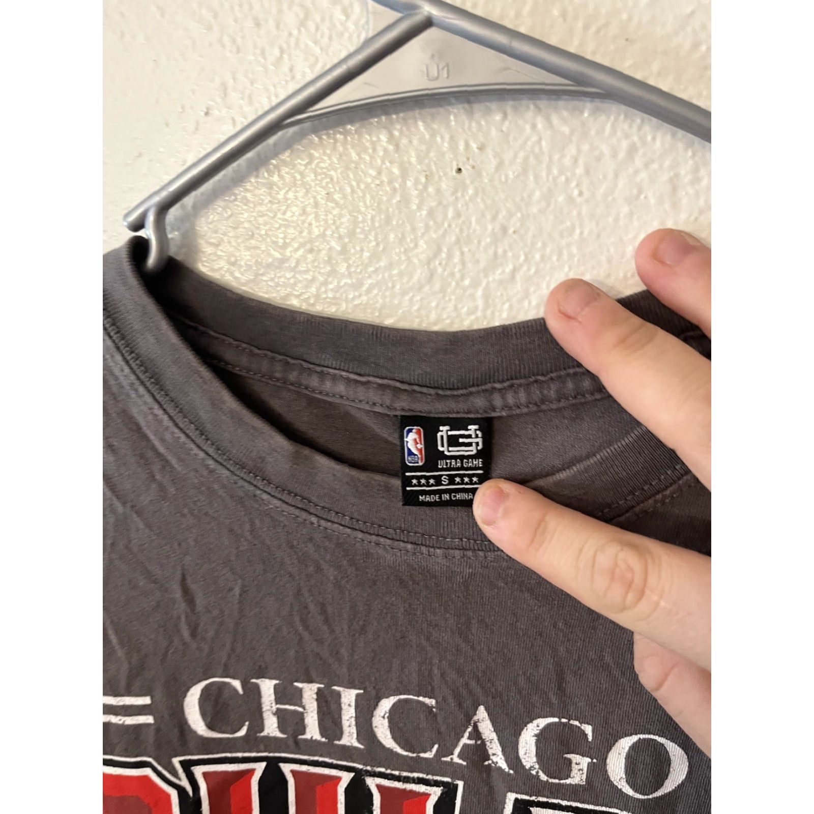 NBA VINTAGE Ultra Game Chicago Bulls NBA T-Shirt Small S Gray Cotton Crew Neck Short Sleeve Men 90s Basketball Tee Size US S / EU 44-46 / 1 - 3 Thumbnail