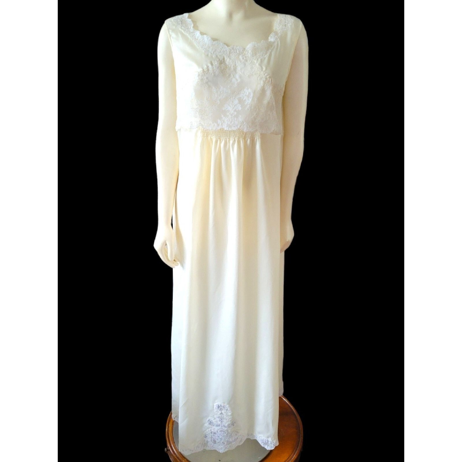Dior Vintage Christian Dior Silk Blend Nightgown W Lace Size 36 Size ONE SIZE - 11 Thumbnail