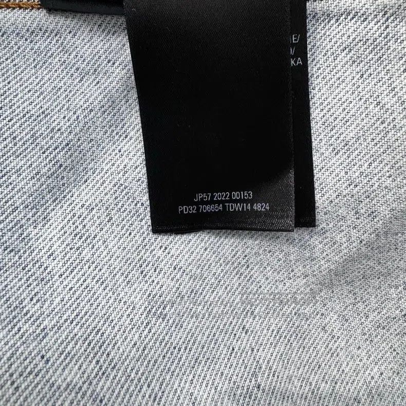 Balenciaga Balenciaga Twisted Folded Washed Denim Jacket Size US M / EU 48-50 / 2 - 6 Thumbnail