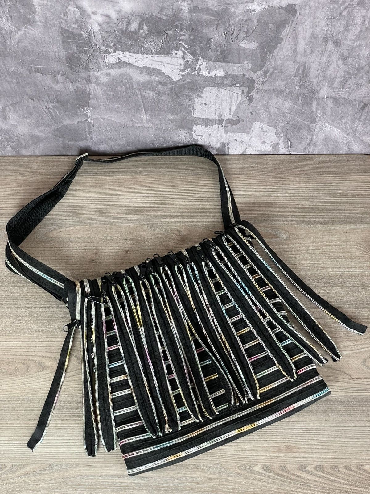 Japanese Brand Vintage Zipper Shoulder Bag Avant Garde 90s Streetwear Size ONE SIZE - 11 Thumbnail