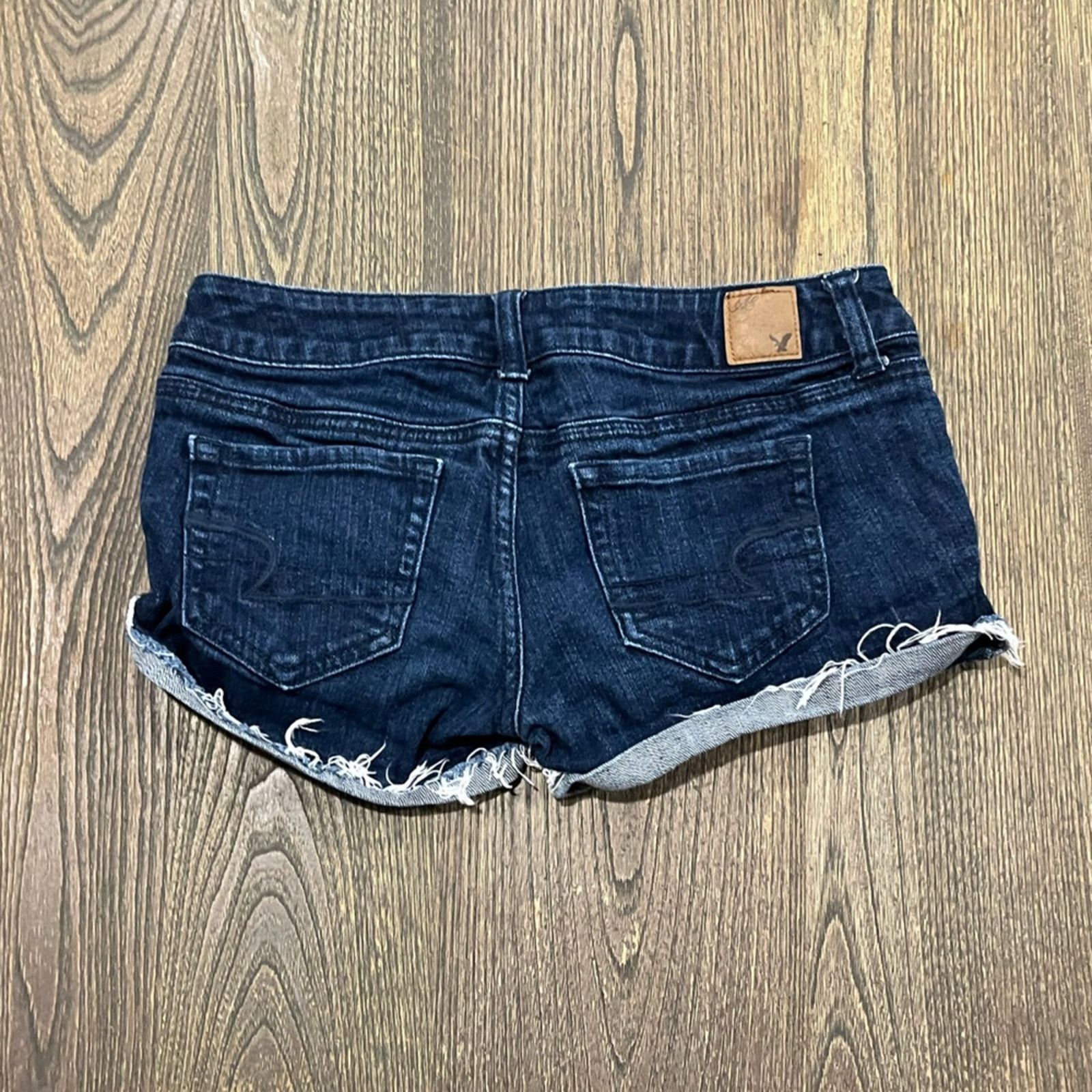 American Eagle Outfitters American Eagle Shorts Shortie Dark Wash Stretch Low Rise Size 27" / US 4 / IT 40 - 7 Thumbnail