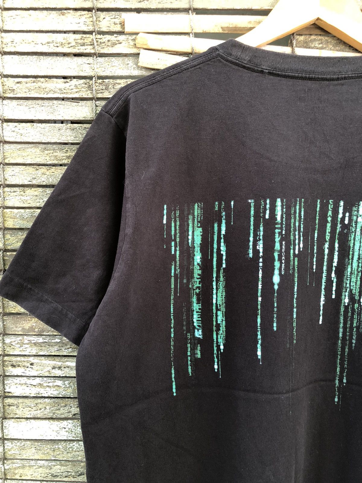 Japanese Brand × Vintage UT Uniqlo X The Matrix Movie Tshirts Size US L / EU 52-54 / 3 - 11 Thumbnail