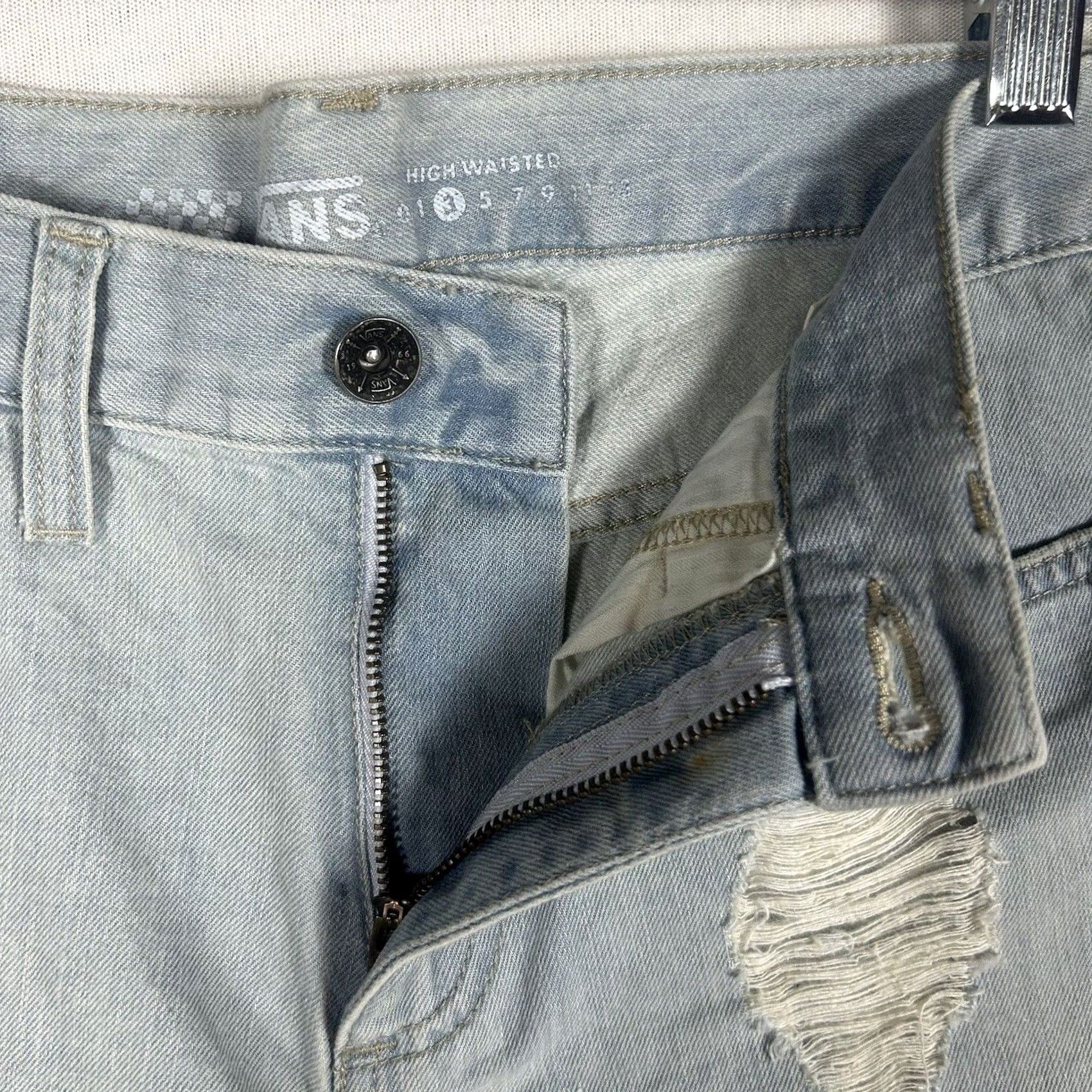 Vans Vans Denim Jean Shorts Stretch Check Light Womens Size 3 Boyfriend Blue 2.0 in Inseam Cuffed 5-Pocket Denim Cotton Blend Vintage No Womens Size 26" / US 2 / IT 38 - 2 Thumbnail