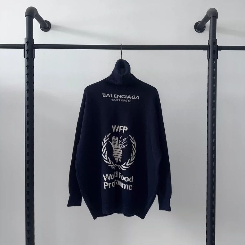 Balenciaga FW18 Show WFP World Food Programme Co-branded Tu