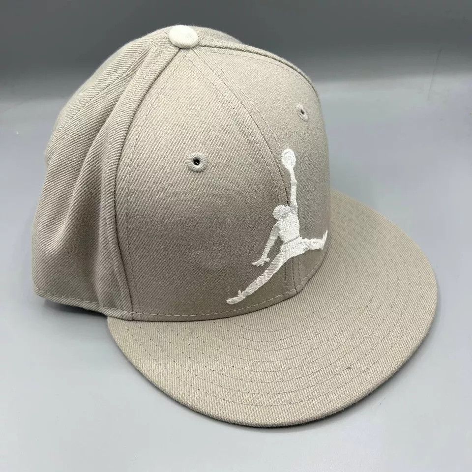 New Era Air Jordan Hat Men 7 3/8 Embroidered Logo Fitted Cap Size ONE SIZE - 3 Thumbnail