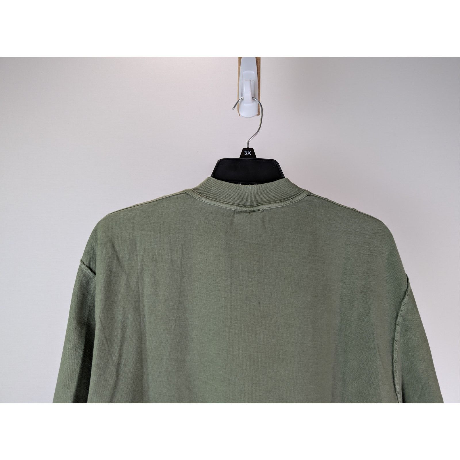 Balenciaga o1rshd1 Contrast Logo Embroidery T-Shirt in Green Size US L / EU 52-54 / 3 - 11 Thumbnail