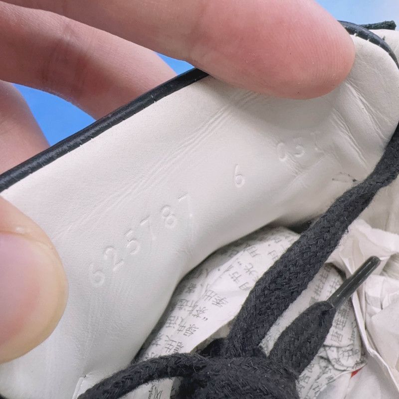 Gucci Gucci Ace GG Logo Low-Top Sneakers - Size US 7.5 / EU 40-41 - 5 Thumbnail
