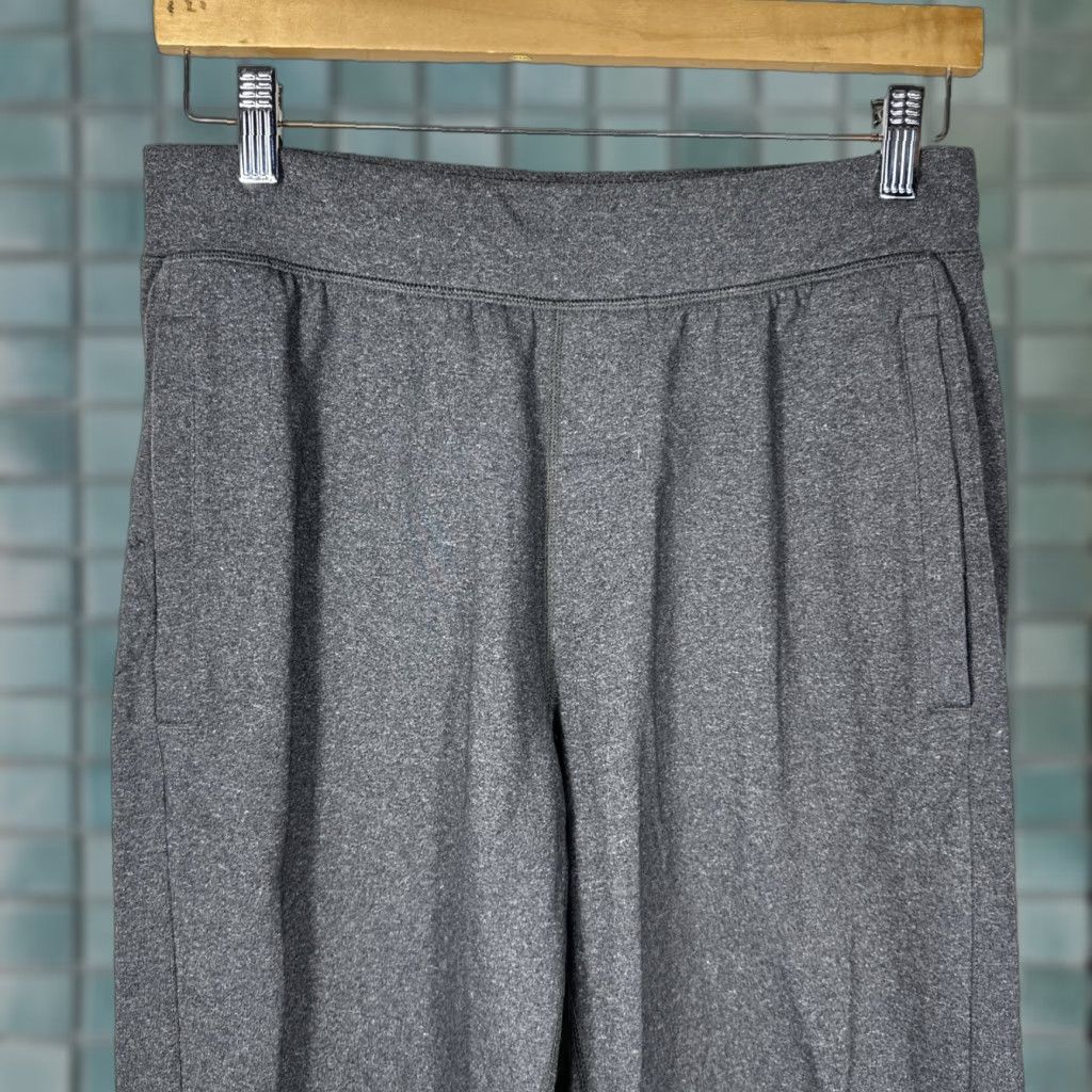 Lululemon Lululemon Mens Sweatpants Pants M Gray Classic Straight Pockets Drawstring Activewear Athleisure 90s Modern Size US 31 - 1 Thumbnail