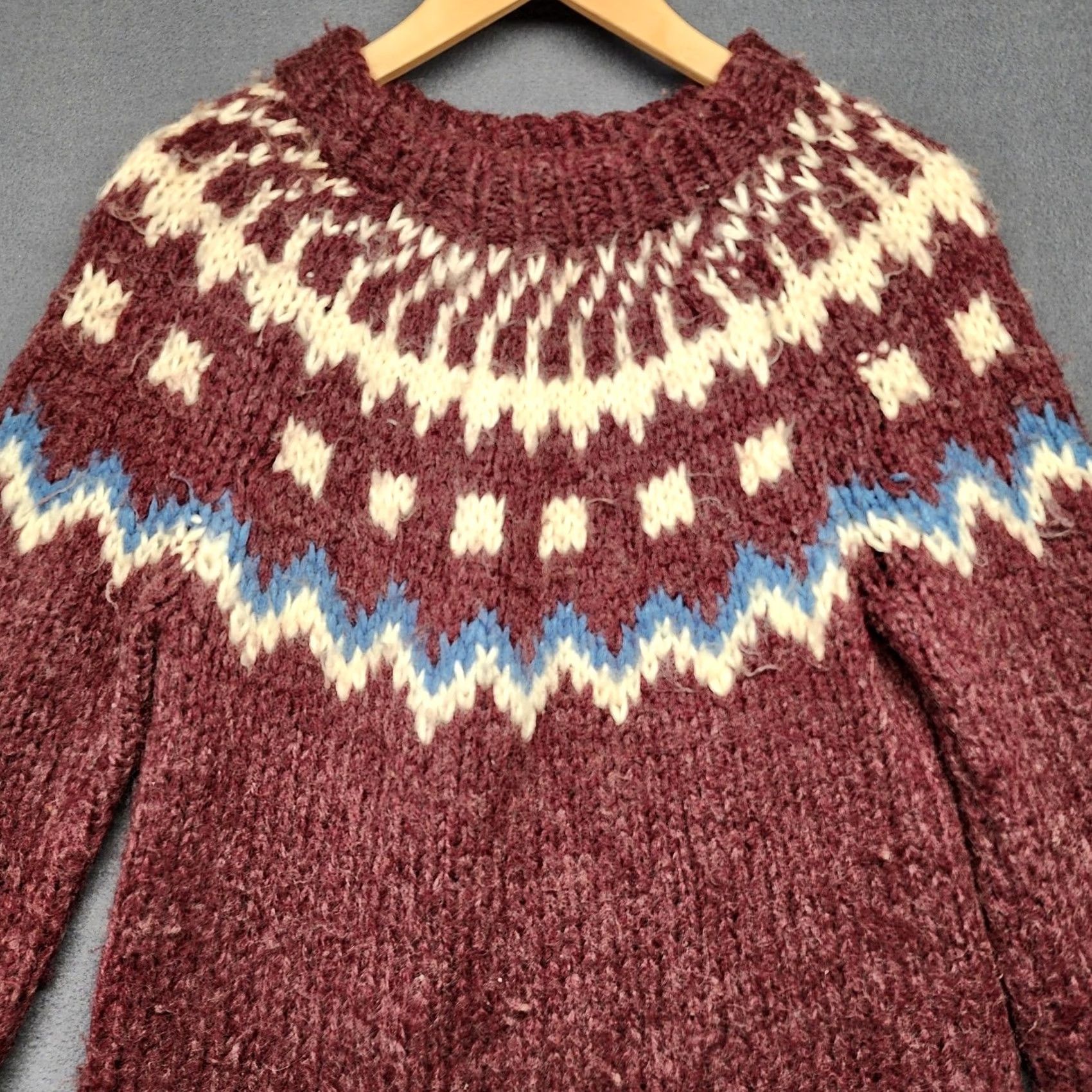 Vintage VINTAGE Handmade Womens Oversize Small Sweater Burgundy Fair Isle Nordic S/M Tall Women Size S / US 4 / IT 40 - 7 Thumbnail