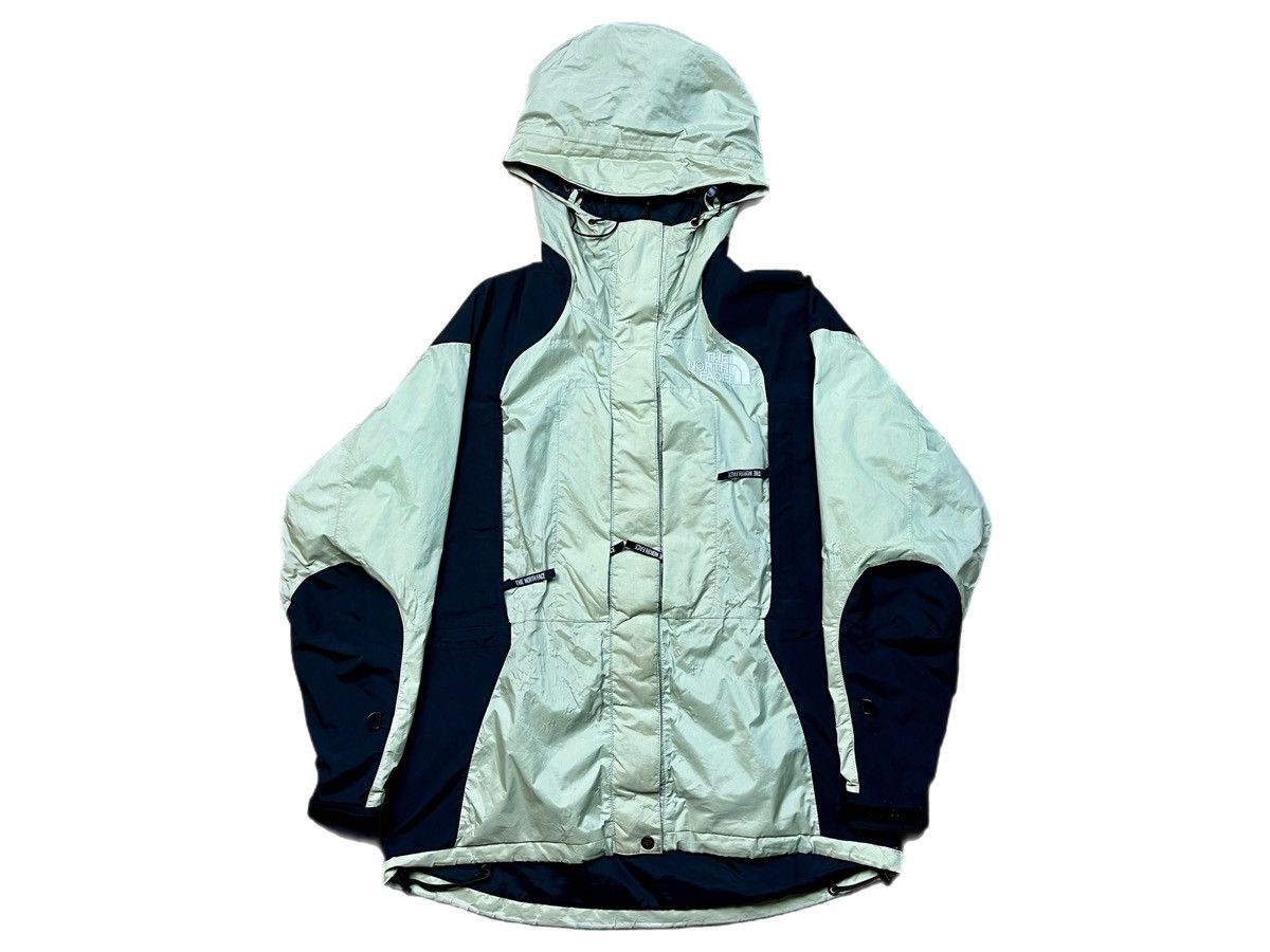 image of Goretex x The North Face Vintage The North Face Glacier White Mountain Light Jacket in Cream/Black 