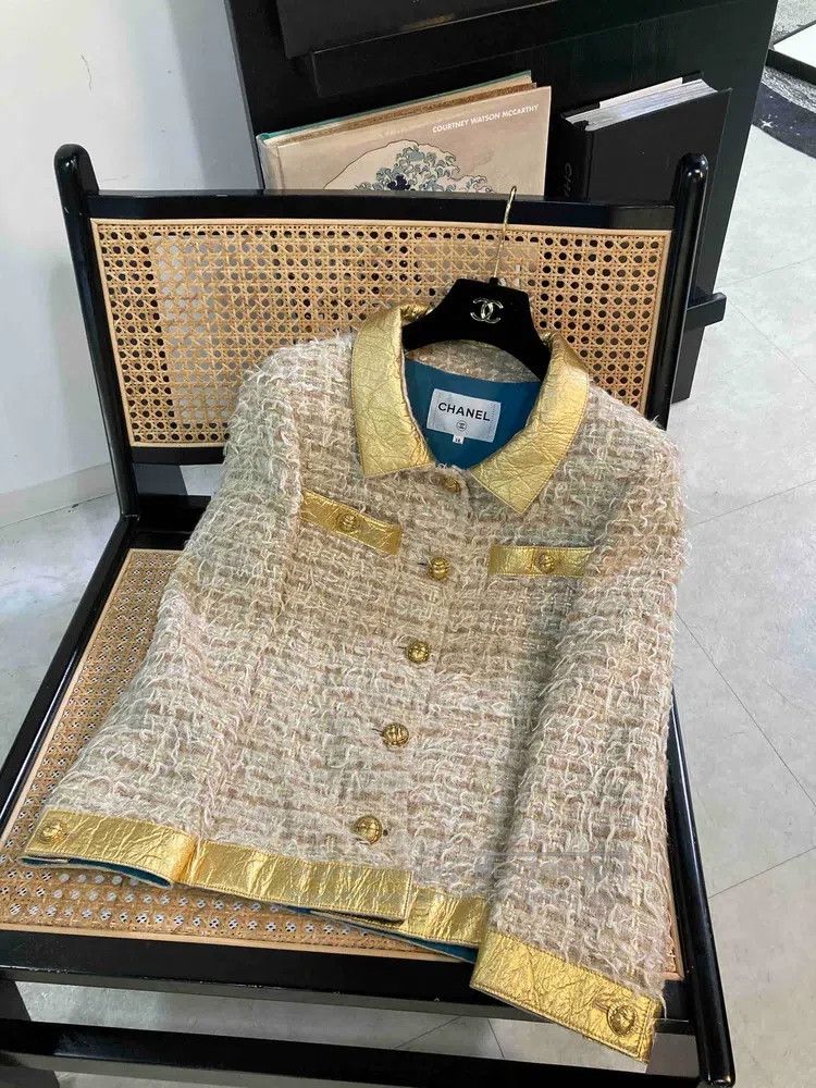 Chanel Chanel Egyptian series gold fine glitter beetle buckle jac Size XS / US 0-2 / IT 36-38 - 1 Thumbnail