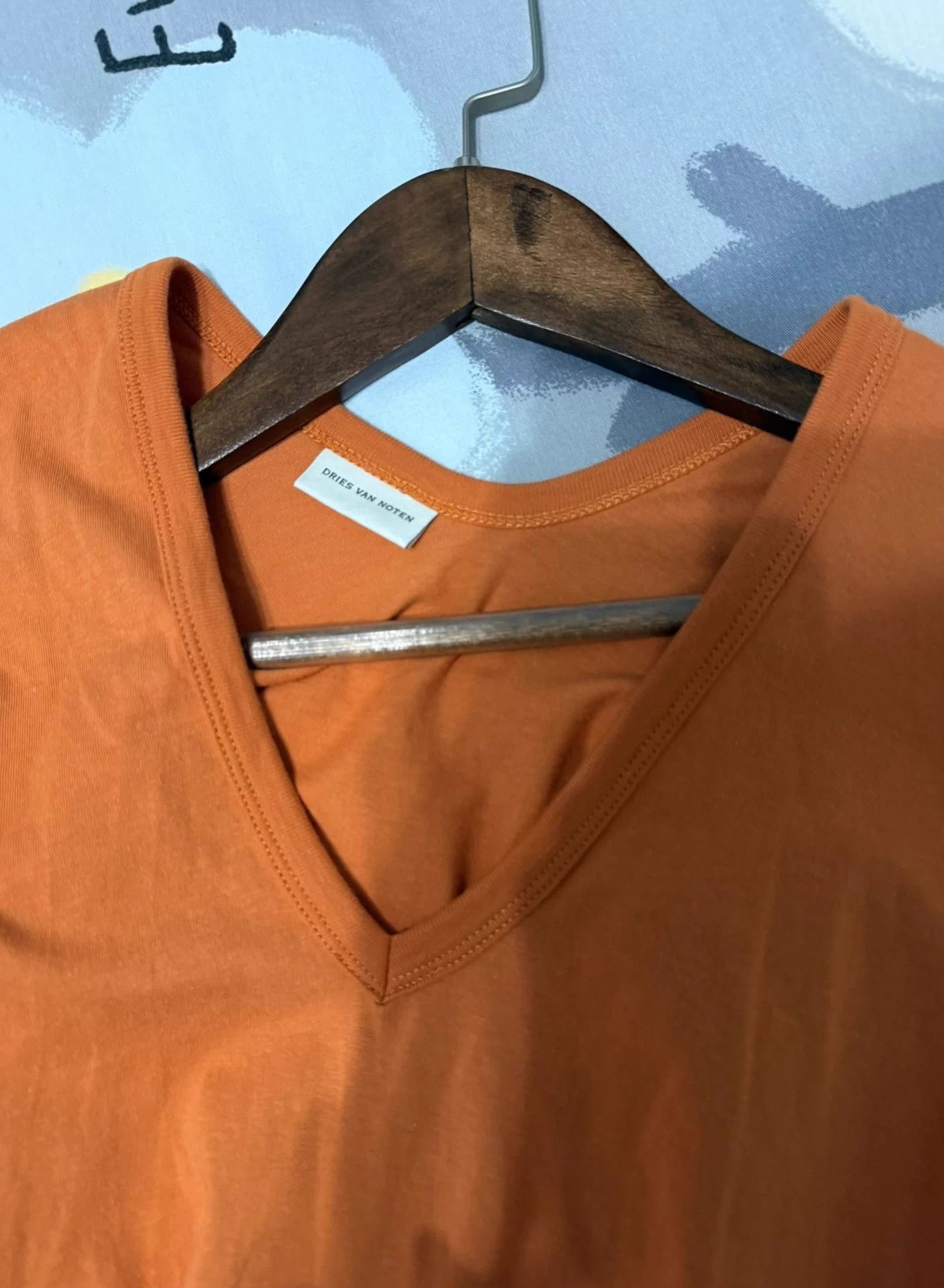 Dries Van Noten DRIES VAN NOTEN V-neck solid white t-shirt 95new worn once Size US M / EU 48-50 / 2 - 4 Thumbnail
