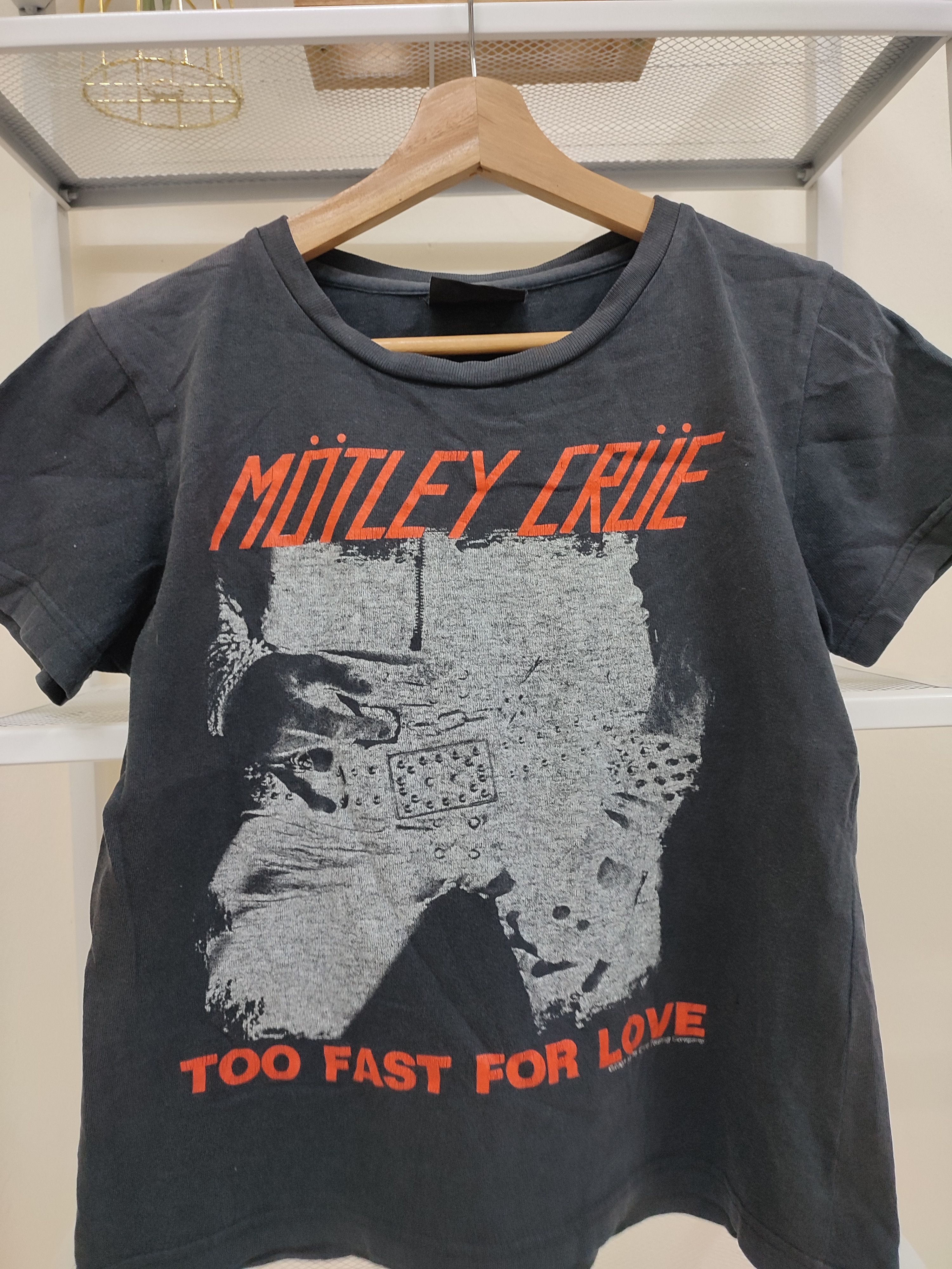 Band Tees 💥Trashed Vintage Y2K Motley Crue 2007 Crop Top Shirt Size US S / EU 44-46 / 1 - 4 Thumbnail