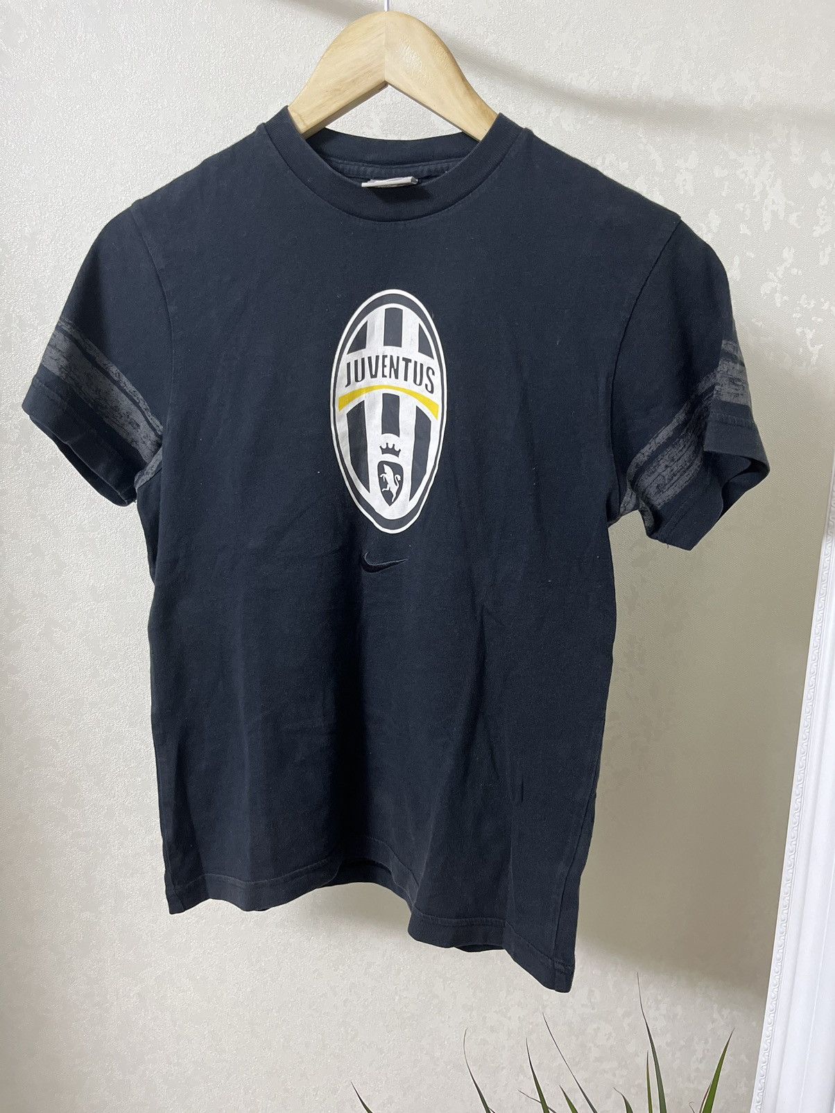 Nike Nike Vintage Juventus Swoosh y2k Blokecore T Shirt Size US XS / EU 42 / 0 - 1 Thumbnail
