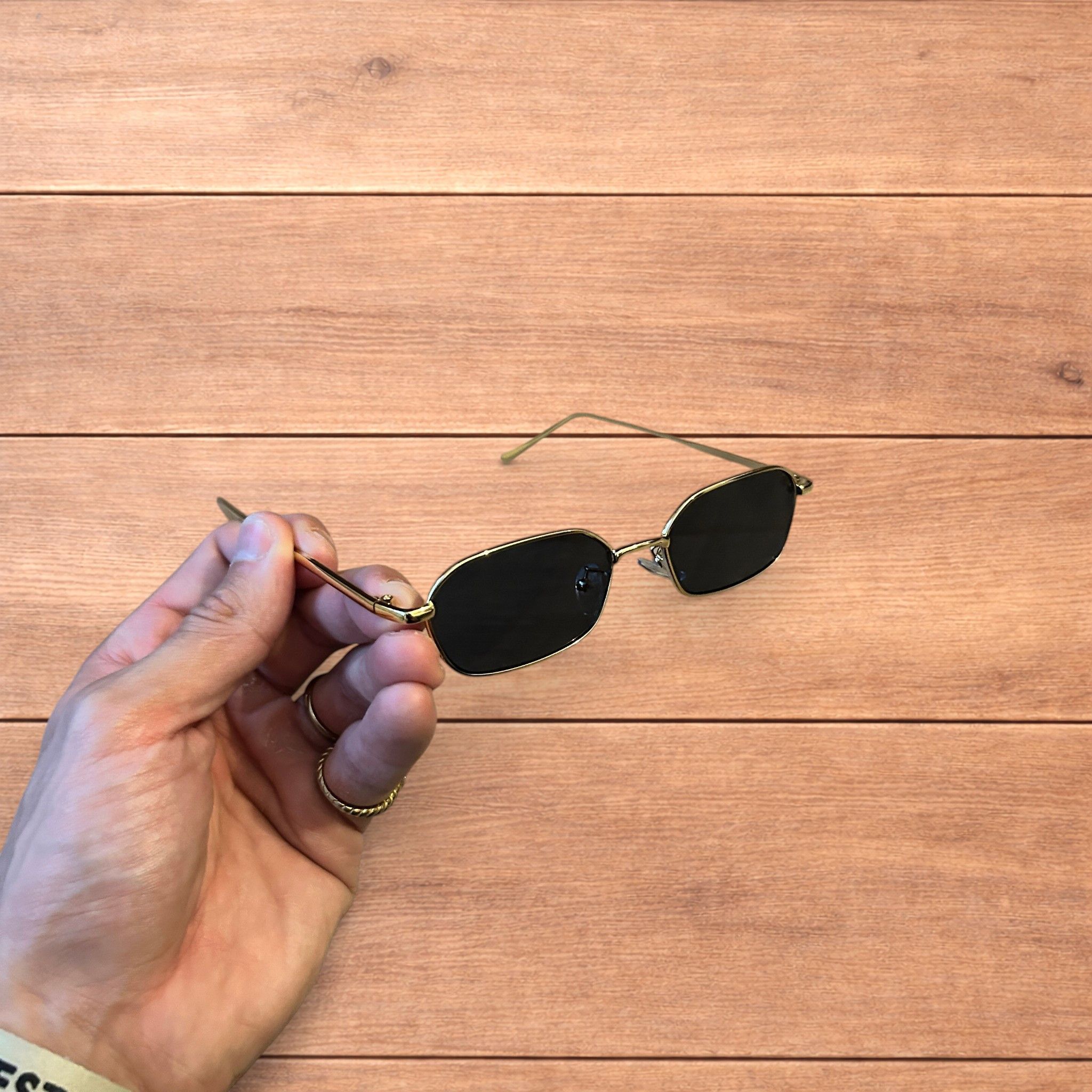 Japanese Brand Metal frame polarised sunglasses in gold with black lens. Size ONE SIZE - 2 Thumbnail