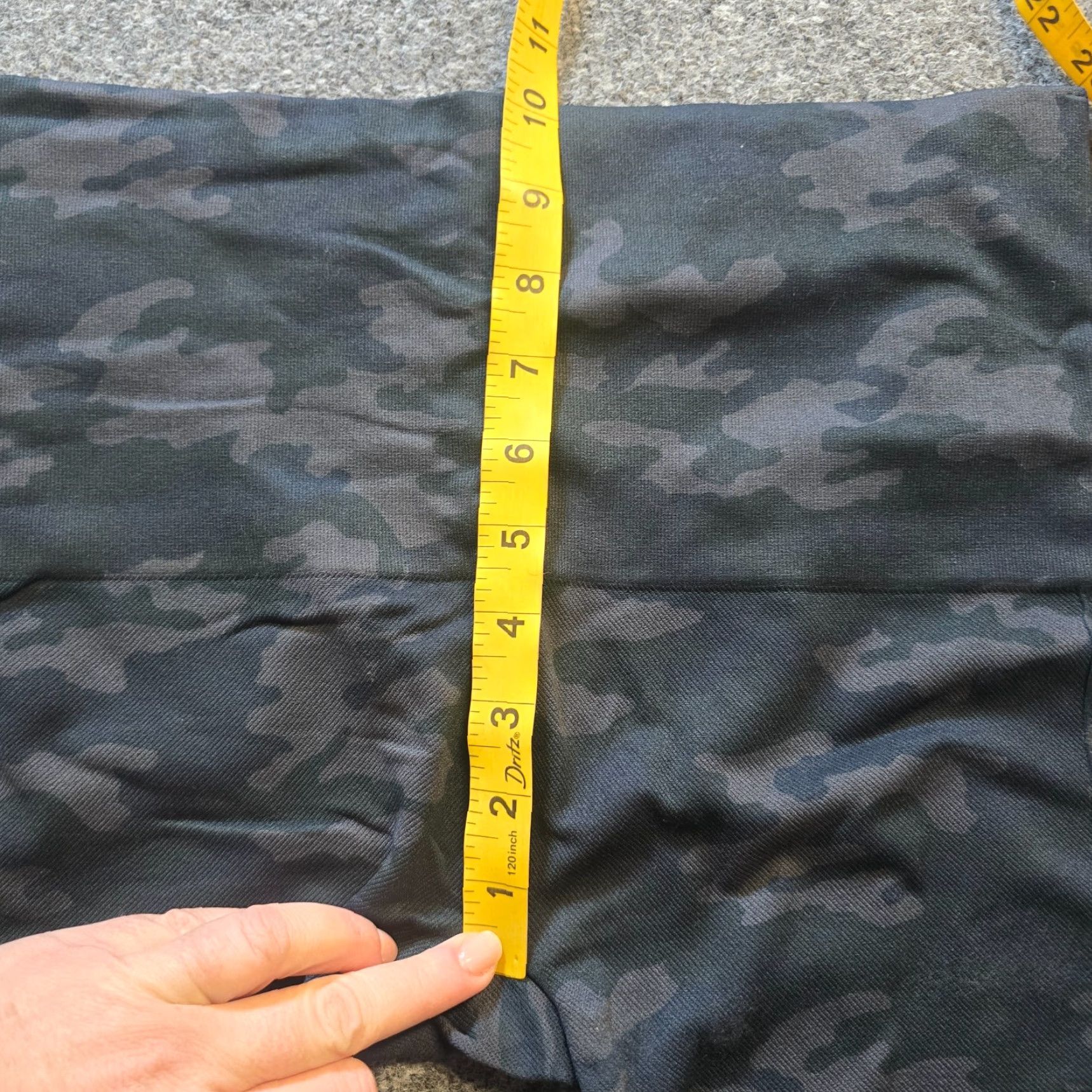 Spanx Spanx Leggings Women XL Black Gray Camo Look at Me Now Seamless Compression 7/8 Length Athleisure Size 40" / US 18 - 5 Thumbnail