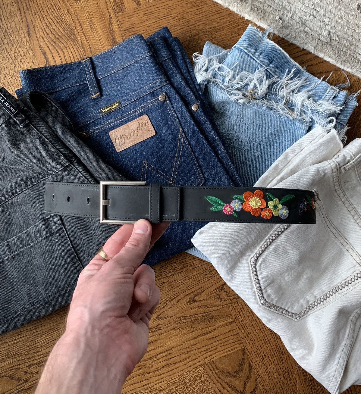 Designer × Kenzo Kenzo Vegan Leather Belt Floral Embroidered Small PVC Womens Size ONE SIZE - 5 Thumbnail