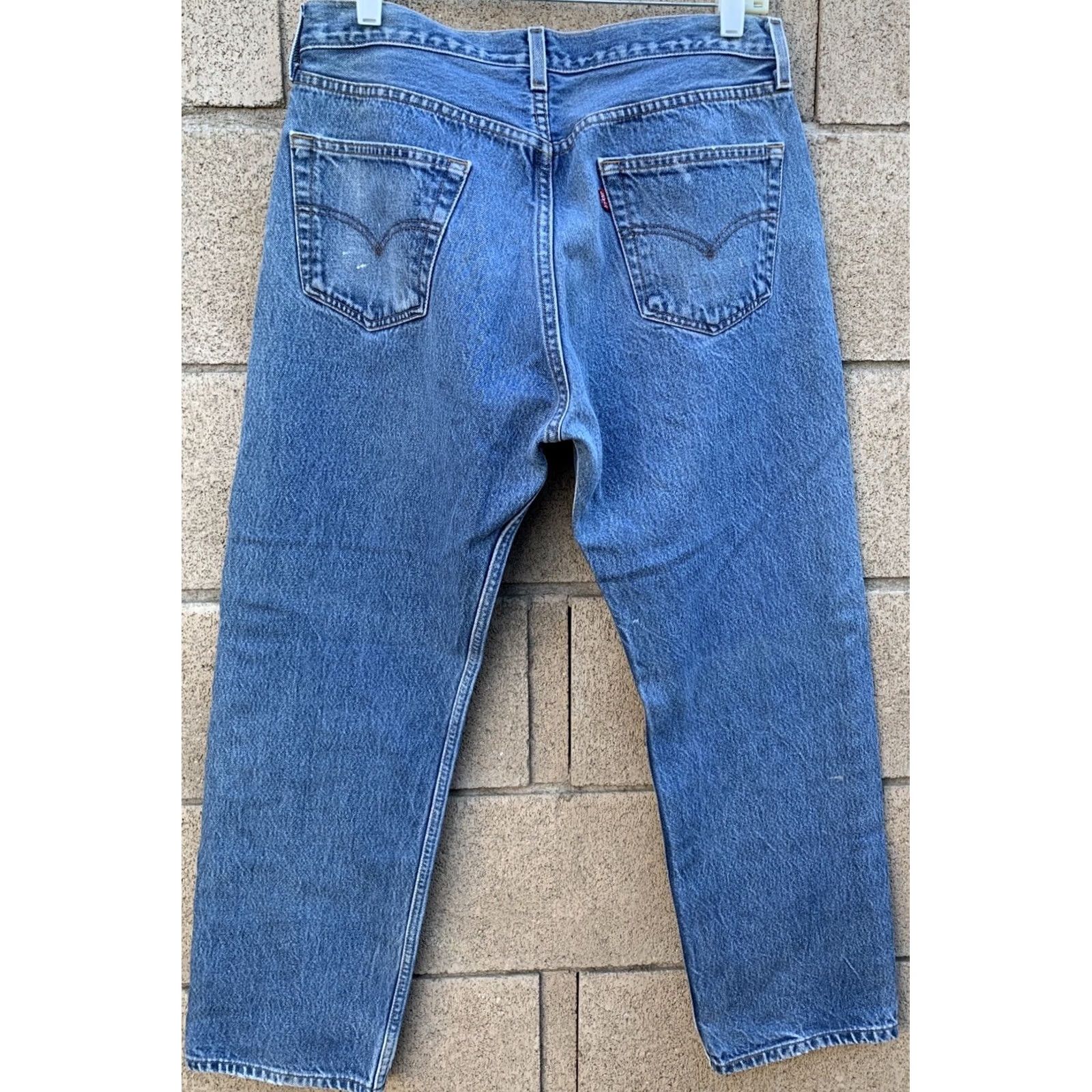Levi's VINTAGE Levi's 501 Jeans Blue Cotton 34 in Waist 29.5 Inseam 36 Mens Regular Paint Fade 100% Cotton Button Fly Size US 36 / EU 52 - 6 Thumbnail