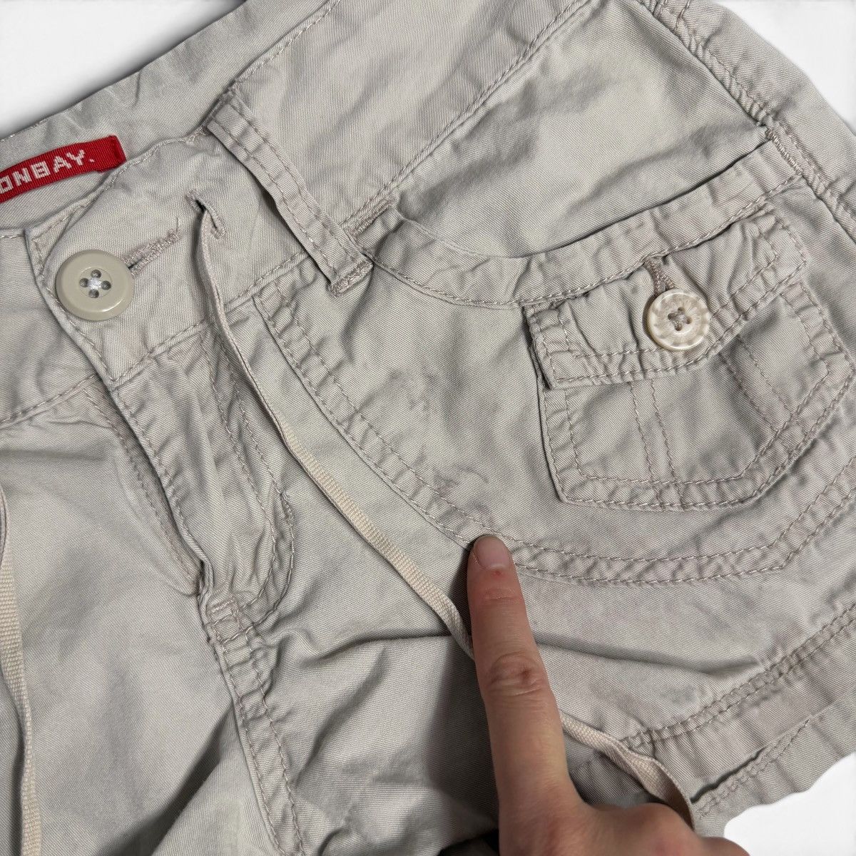 UNIONBAY UNIONBAY Beige Cargo Shorts w/ Flap Pockets + Drawstrings Size 29" - 12 Thumbnail