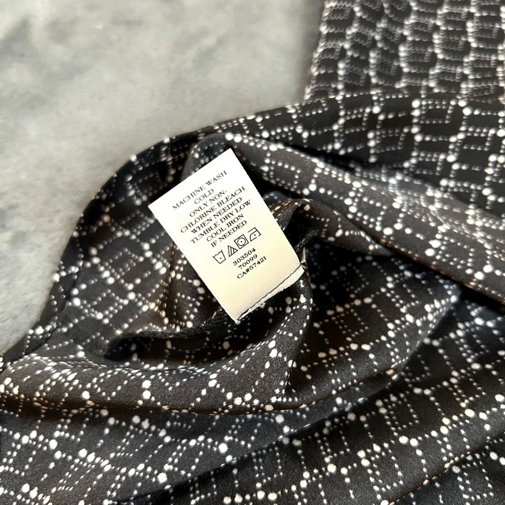 Ann Taylor VINTAGE Ann Taylor Black White Geometric Print Long Sleeve Blouse Womens Size 0 Career Size XS / US 0-2 / IT 36-38 - 7 Thumbnail