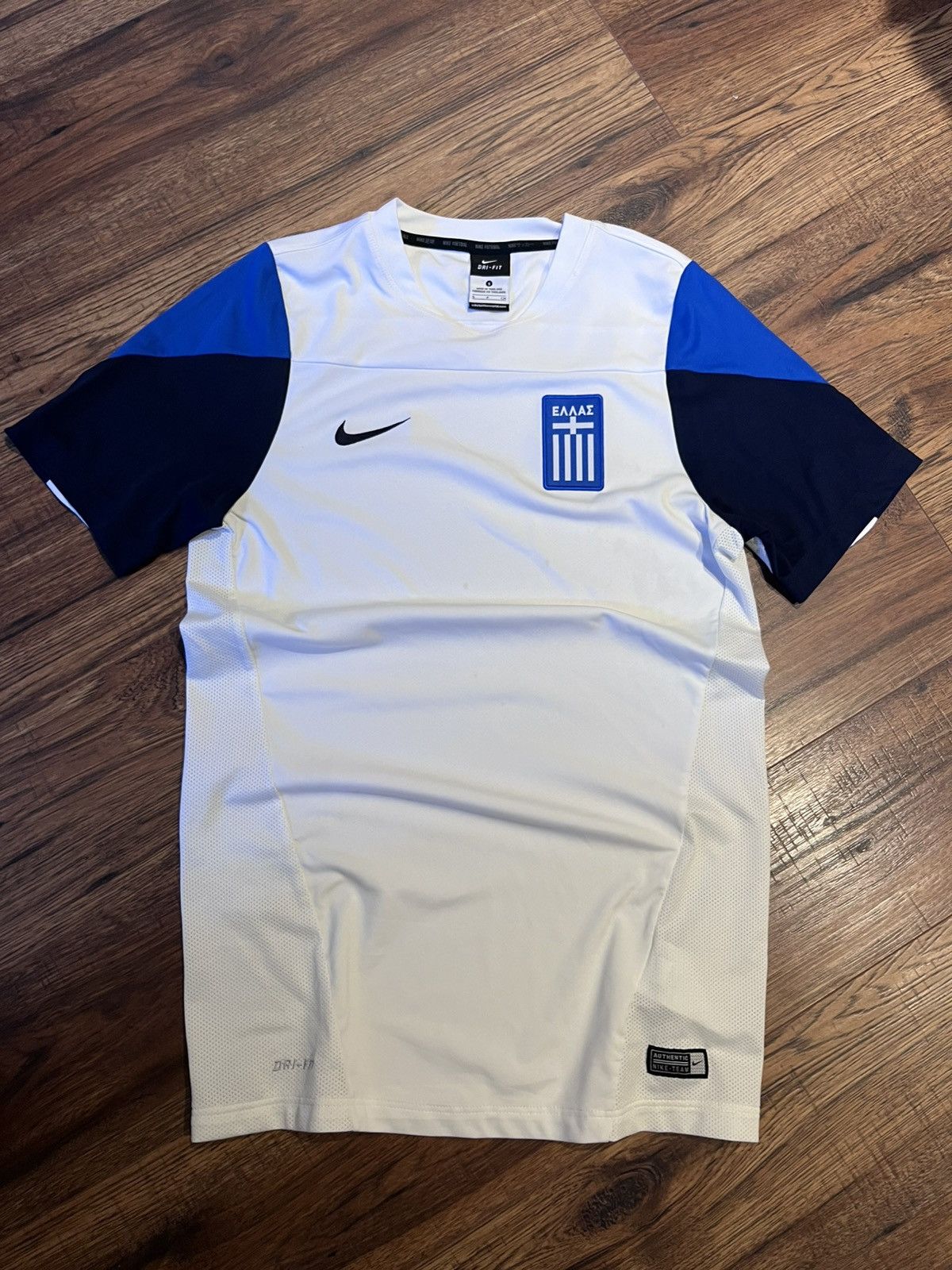 Nike Vintage Nike Greece Home Jersey 2010’s White Kit Size US M / EU 48-50 / 2 - 1 Thumbnail