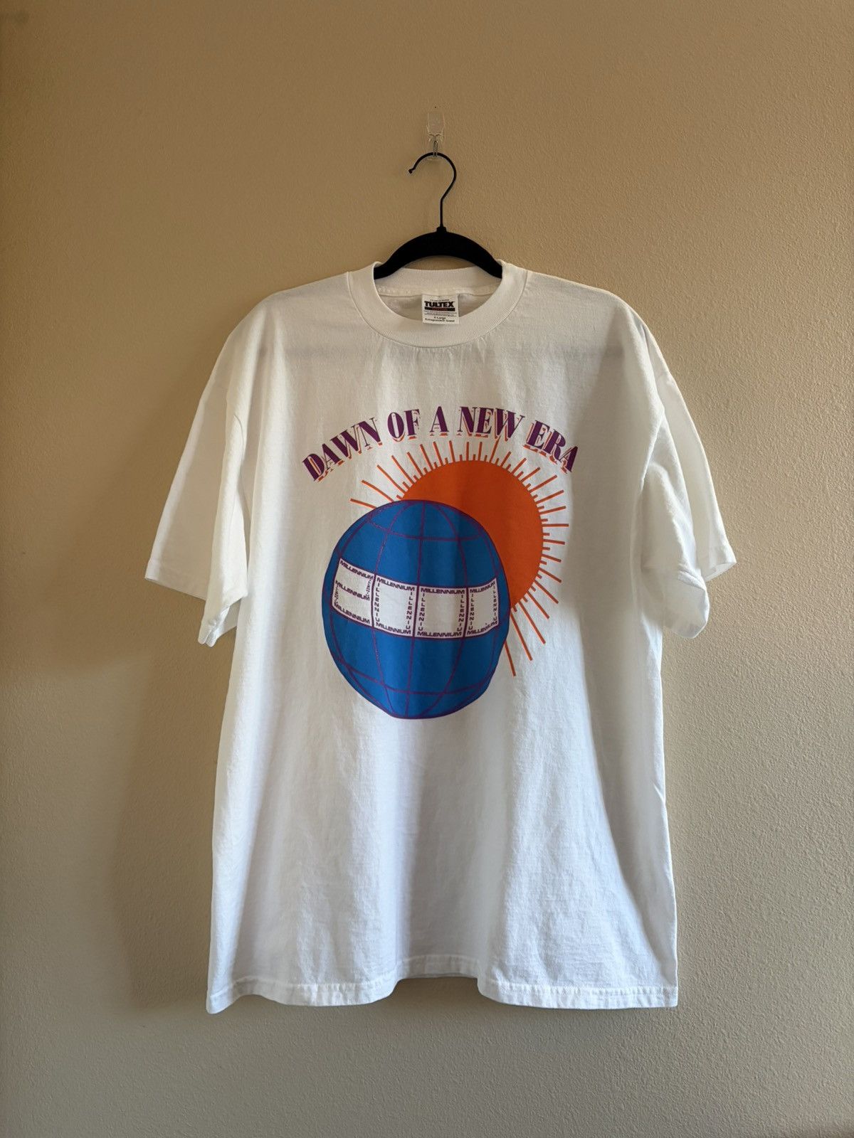Vintage Vintage 2000 Dawn of a New Era Y2K Millennium Art Tee XL Size US XL / EU 56 / 4 - 1 Thumbnail