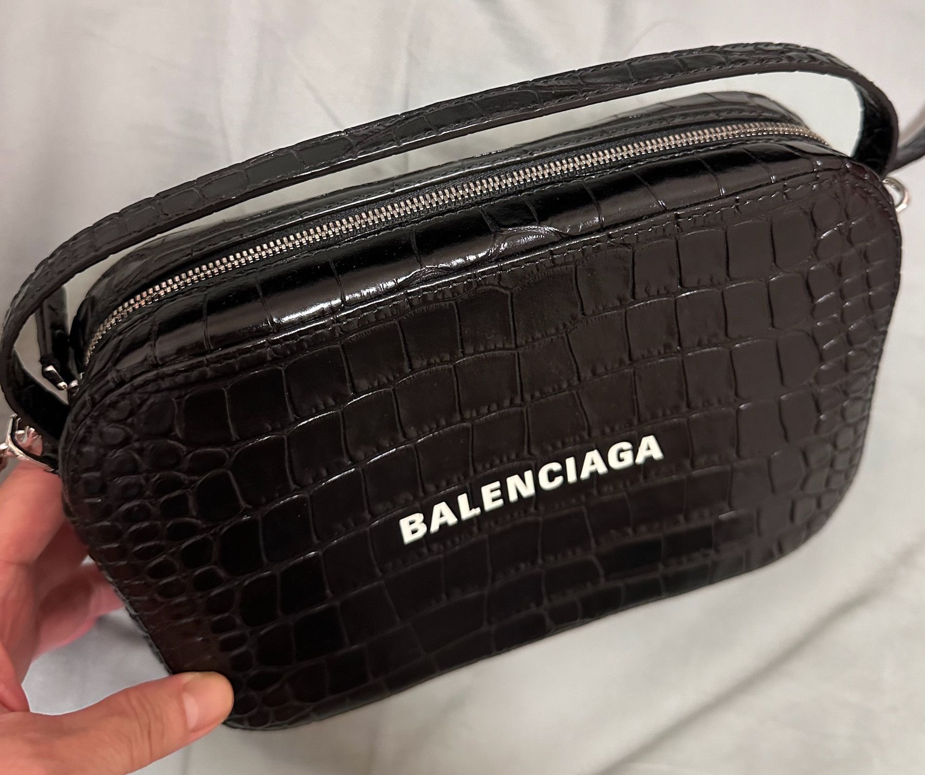 Balenciaga Balenciaga Everyday Leather Camera Bag Size ONE SIZE - 3 Thumbnail