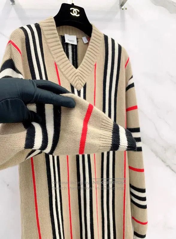 Burberry Burberry Khaki Wool Long Sleeve Knit Sweater. Size S / US 4 / IT 40 - 4 Thumbnail