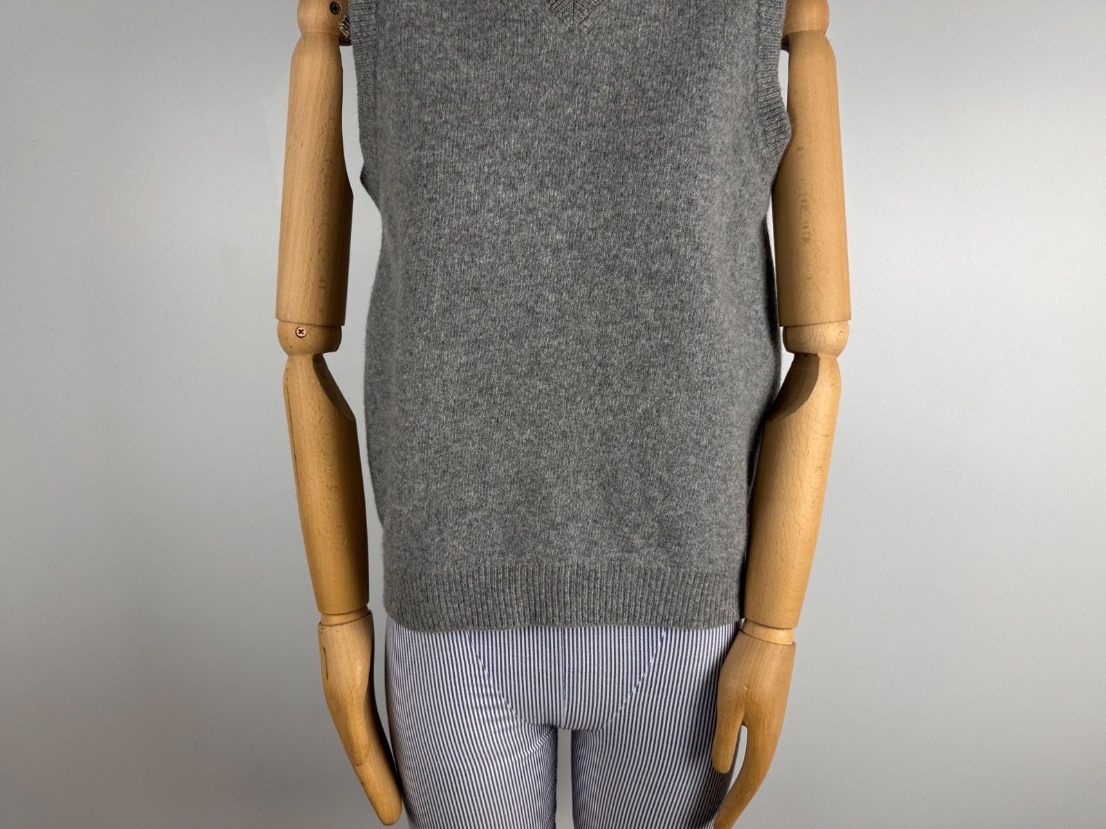 Other Woolovers Sweater Vest Womens Gray Size M Size M / US 6-8 / IT 42-44 - 3 Thumbnail