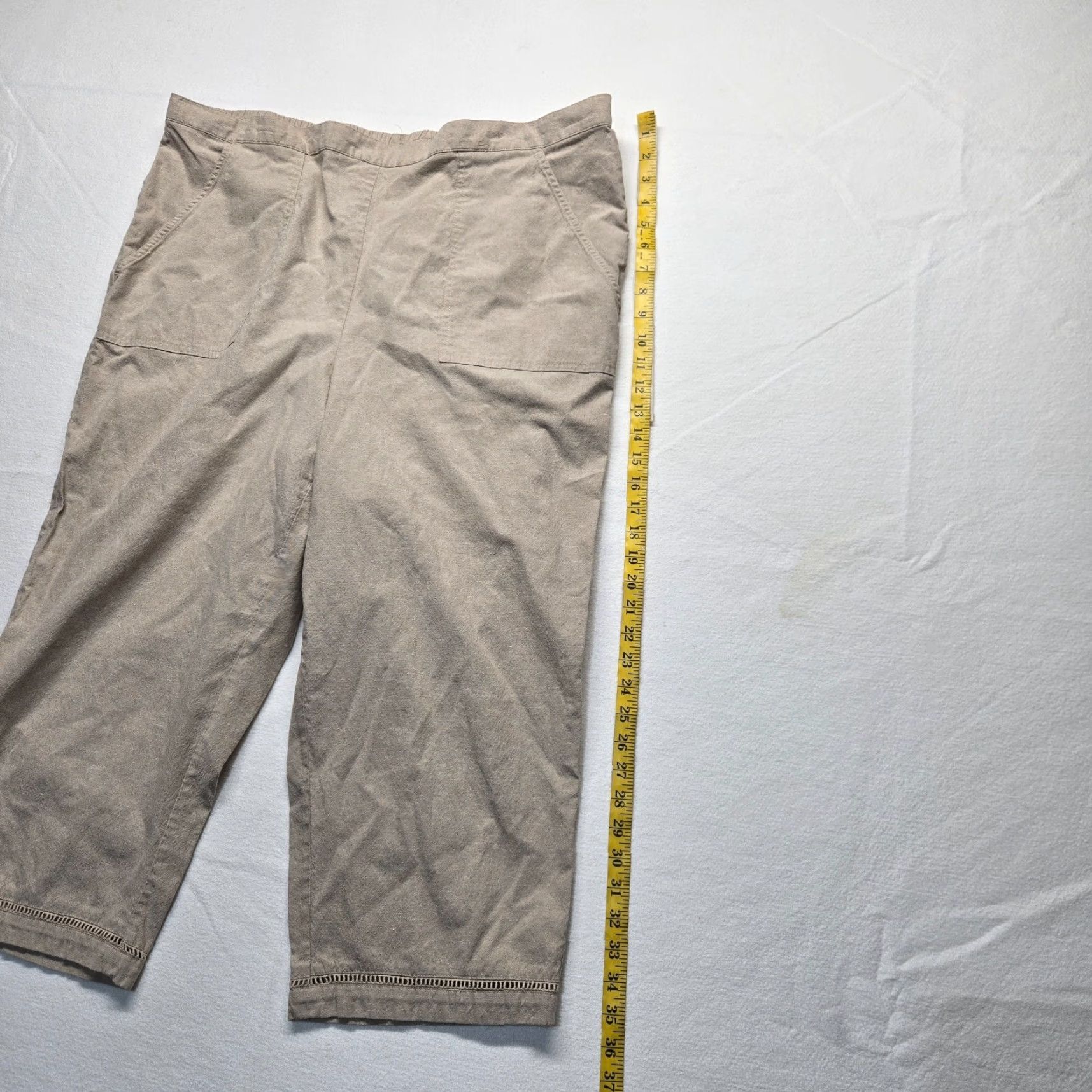 Vintage Alfred Dunner Pants Capris Beige Stretch 22W Womens Plus Size Adults Size 22 Beige Stretch Pants Women Size 40" / US 18 - 6 Thumbnail