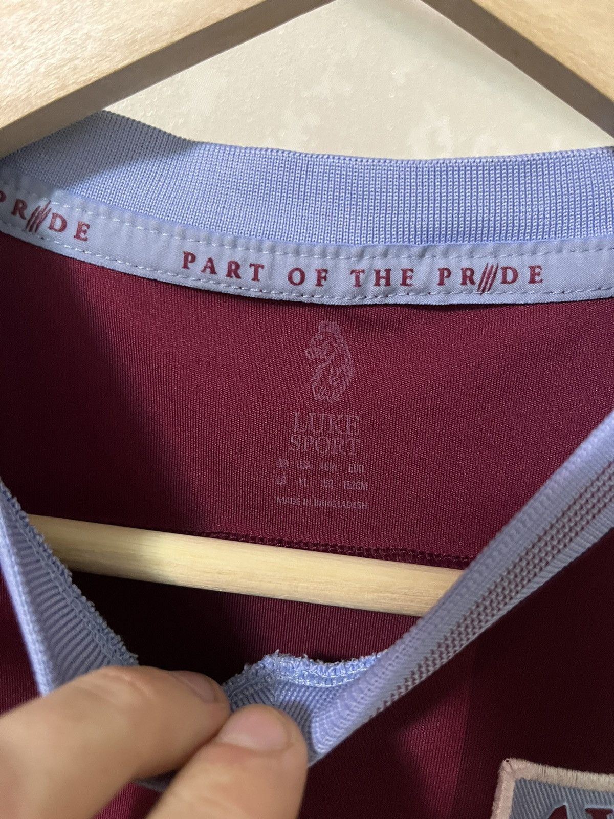 Vintage Rare Luke 1977 Aston Villa 18/19 Vintage Jersey Size US XS / EU 42 / 0 - 3 Thumbnail