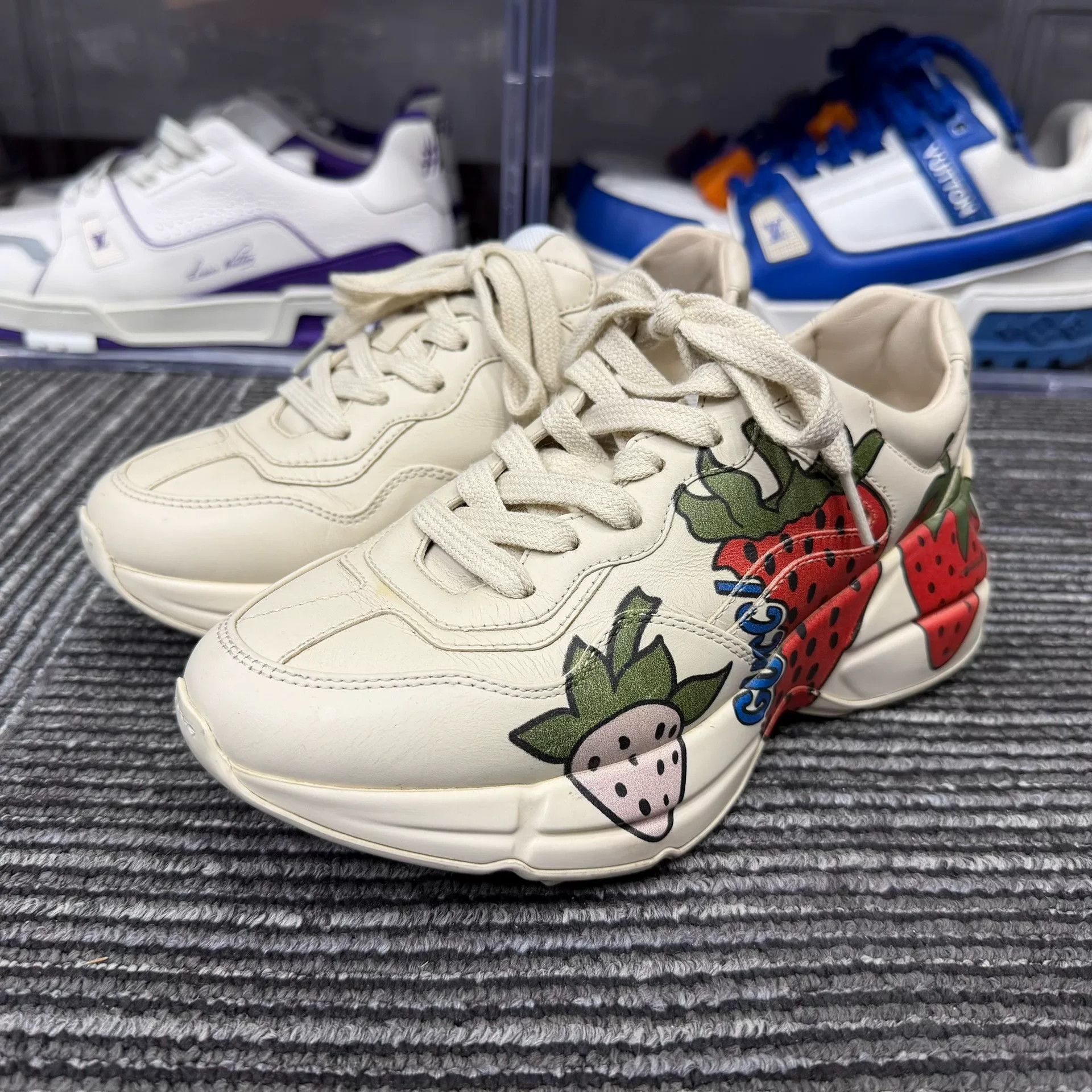 Gucci Gucci Red Lowtop Sneakers us_4 Women Size US 4 / IT 34 - 1 Thumbnail