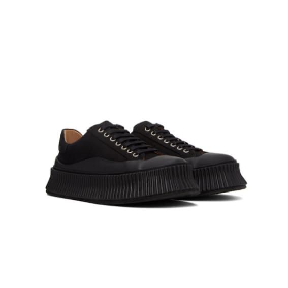 o1y1124 Platform Low-Top Sneakers in Black