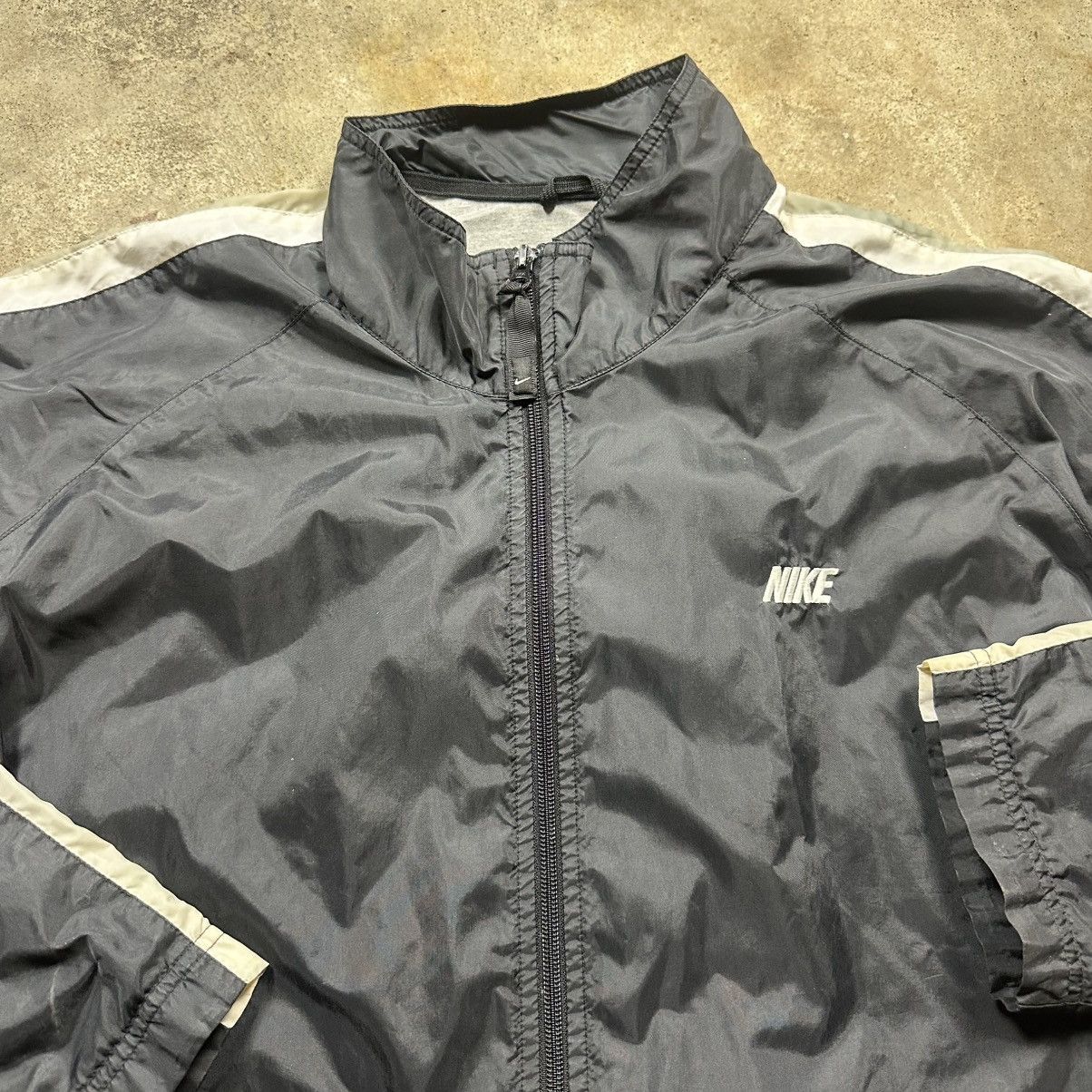 Nike Vintage Y2K Silver Tag Black Nike Zip Up Windbreaker Size L Size US L / EU 52-54 / 3 - 2 Thumbnail