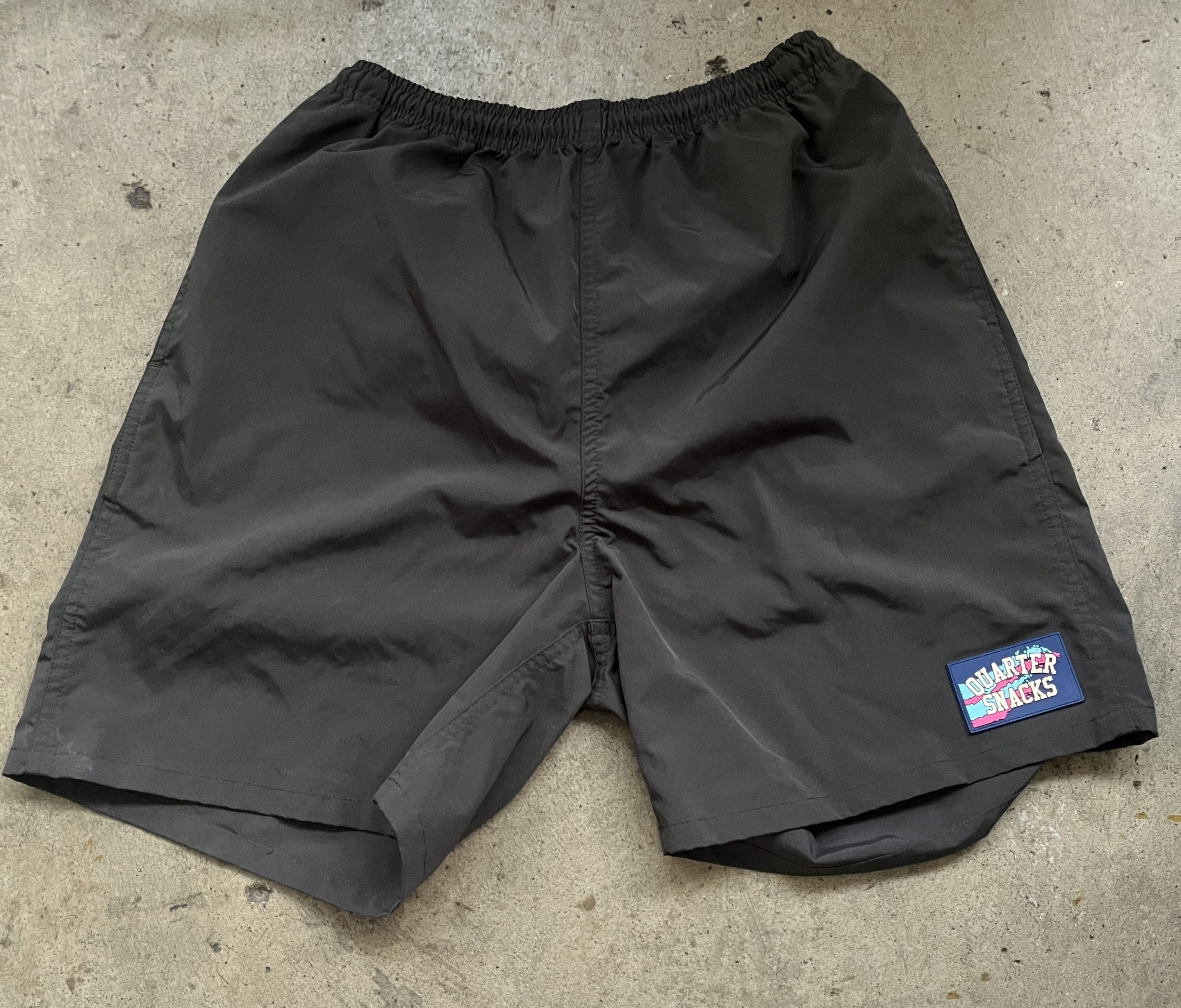 QUARTER SNACKS - Water Short