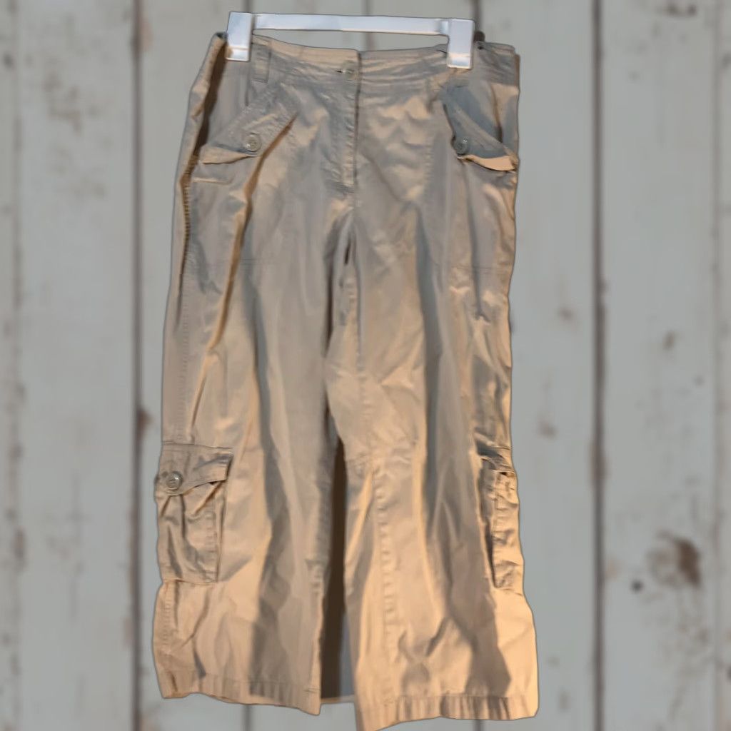 Geoffrey Beene Geoffrey Beene Cropped Cargo Pants Womens Size 8 Beige Regular Fit Lightweight Pockets Comfort Modern Workwear Casual Size 30" / US 8 / IT 44 - 1 Thumbnail