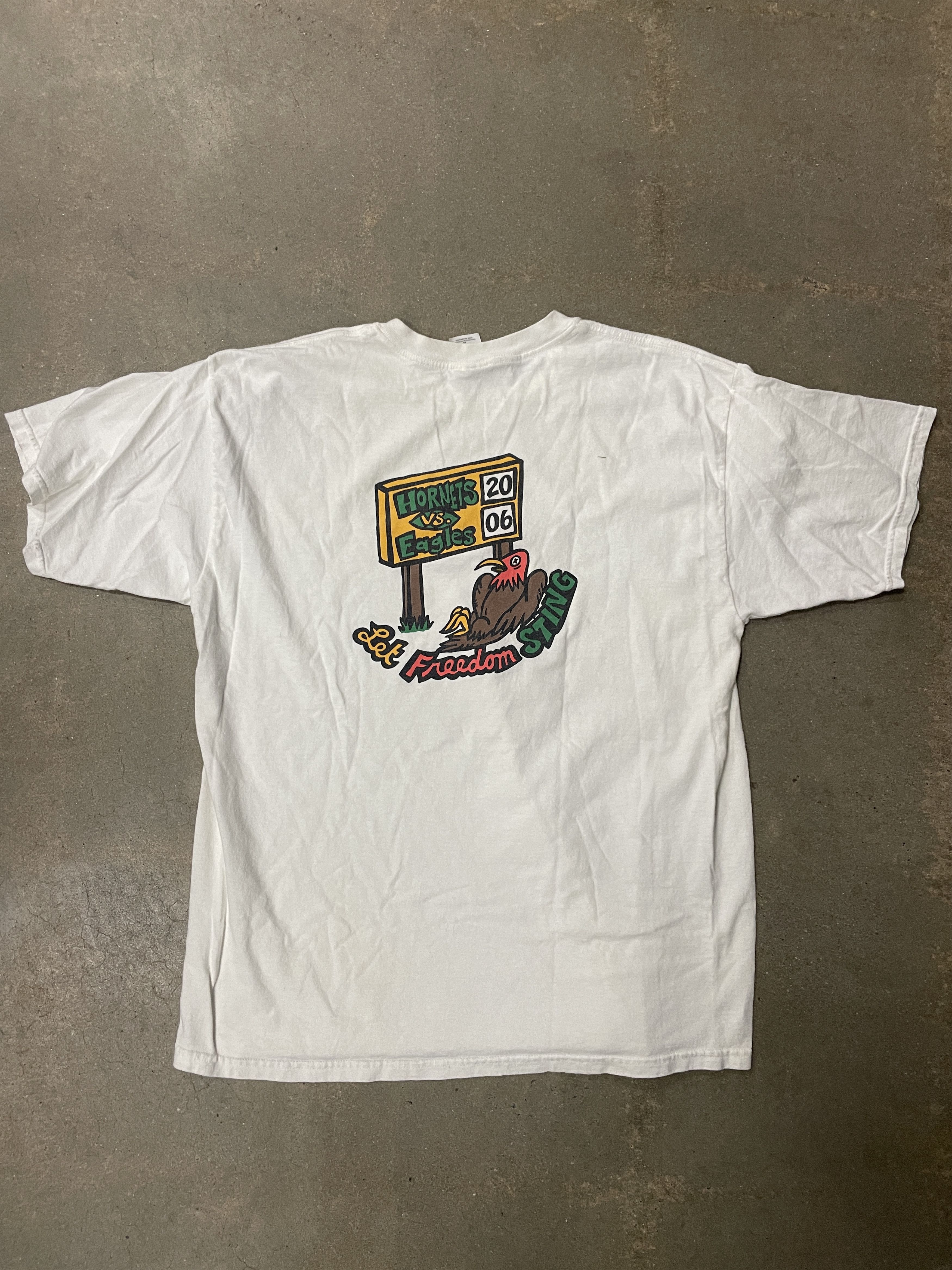 Gildan Vintage 2006 Highschool Homecoming T shirt Size US XL / EU 56 / 4 - 1 Thumbnail