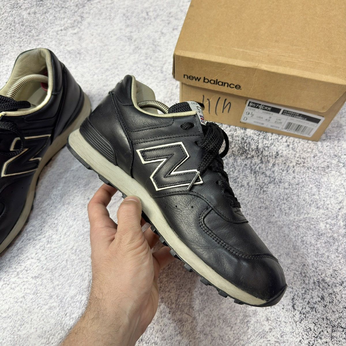 New Balance New Balance 576 M576CKK US9.5 UK9 EU43 27.5cm Size US 9.5 / EU 42-43 - 5 Thumbnail