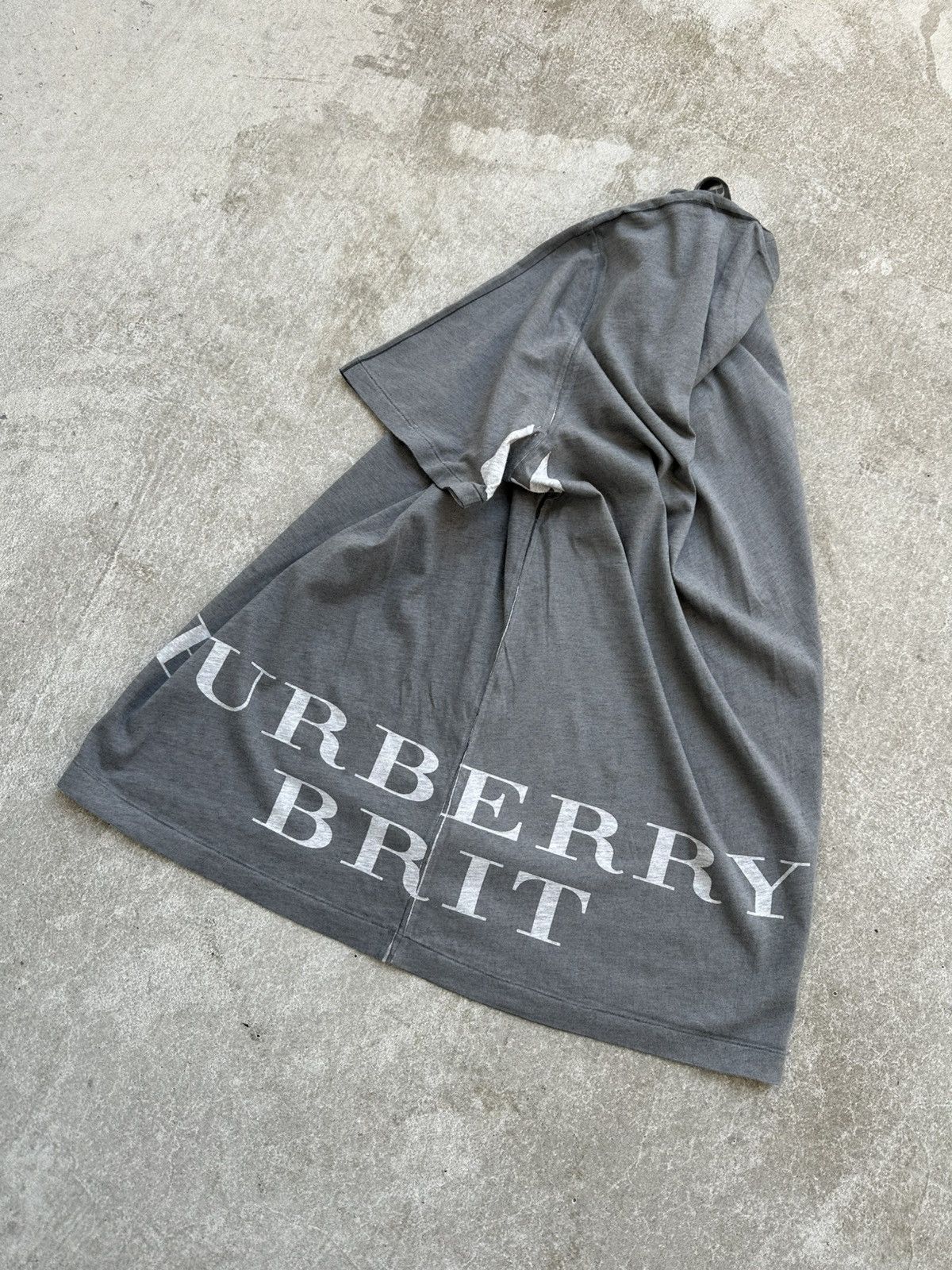 Burberry Burberry Brit Archive Vintage Logo Grey T-Shirt Size US L / EU 52-54 / 3 - 2 Thumbnail