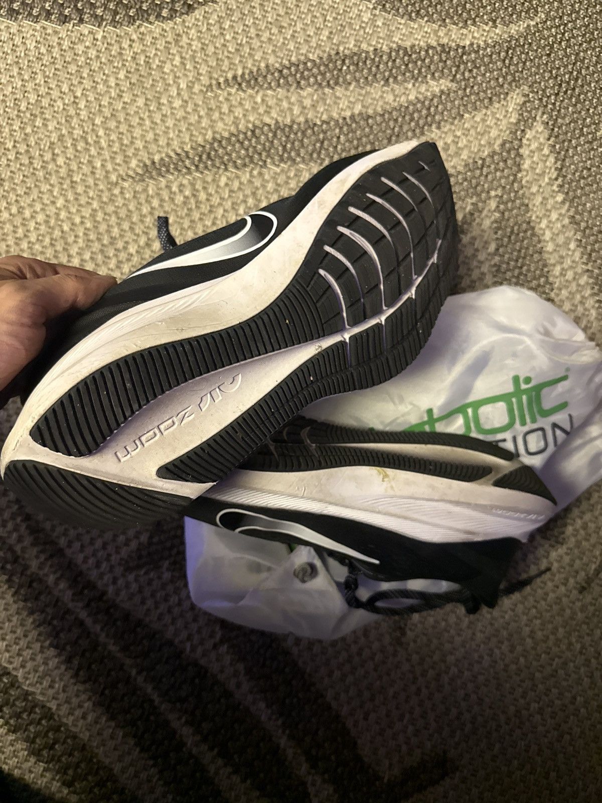 Nike Nike Zoom Winflo 7 Black Running Shoes 2020 edition StockX Size US 11 / EU 44 - 3 Thumbnail