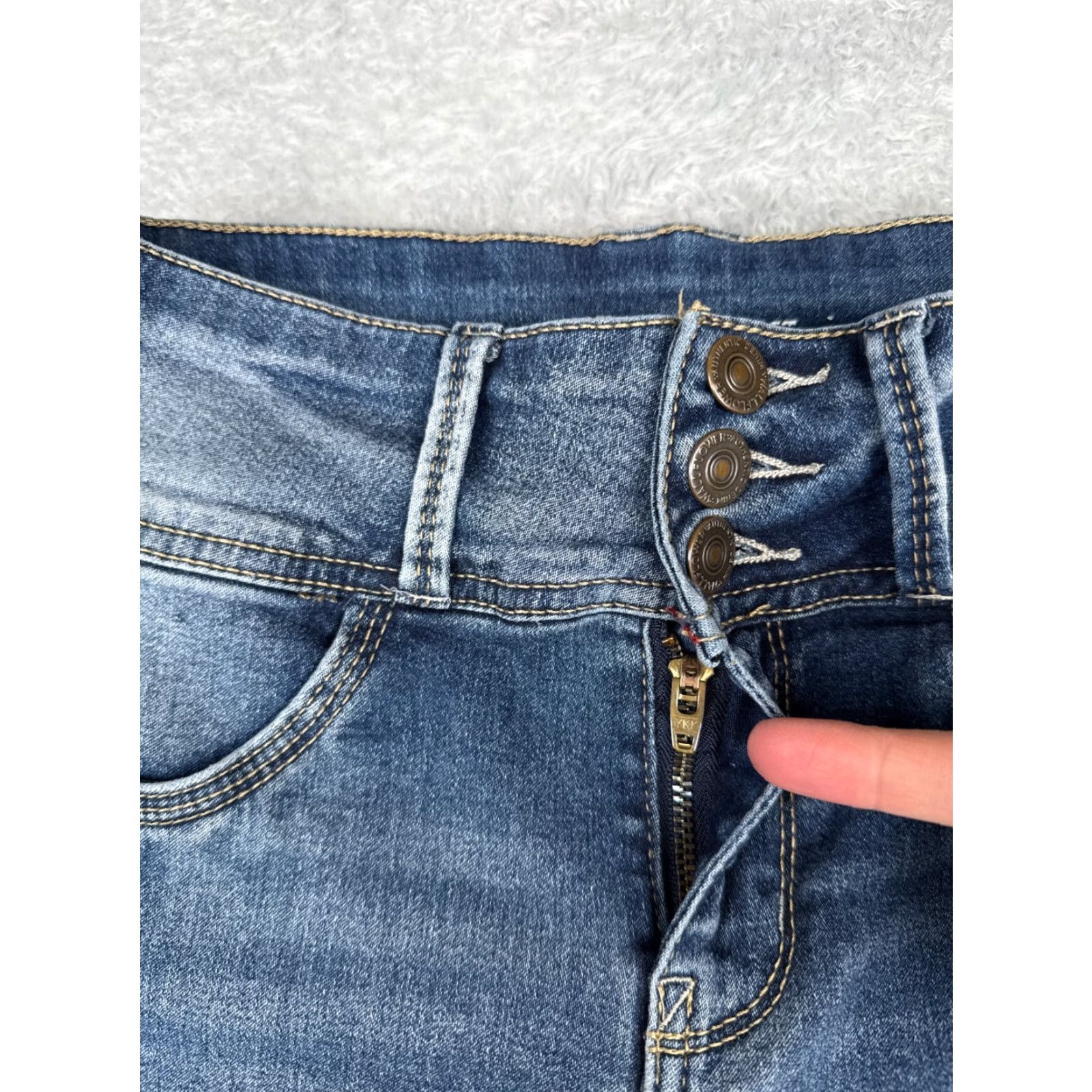 Vintage Wallflower Jeans Womens Skinny Jeans 5 Regular Fit Blue Denim Distressed Mid Rise Cotton Spandex Casual Size 27" / US 4 / IT 40 - 5 Thumbnail