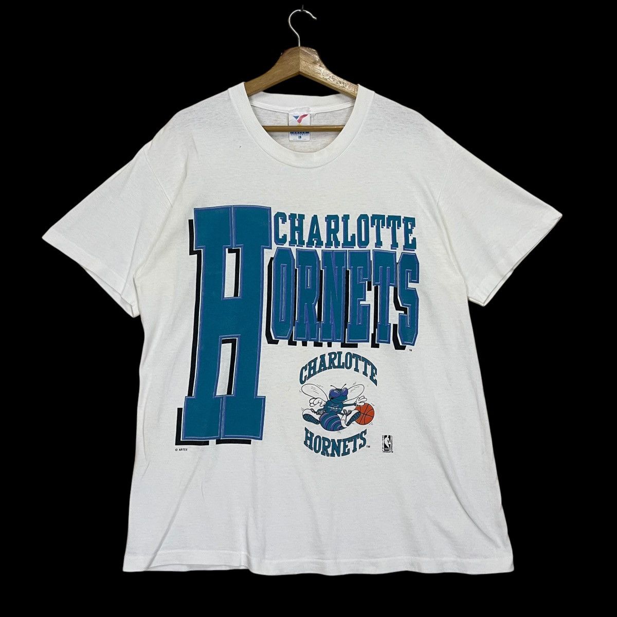 NBA × Vintage Vintage 90s Charlotte Hornets Big Logo Shortsleeve Tee Size US L / EU 52-54 / 3 - 1 Thumbnail