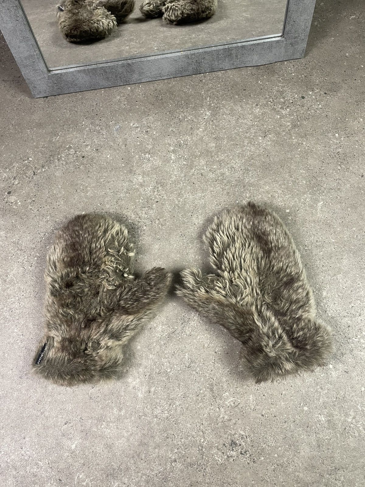 Japanese Brand × Vintage Vintage Y2K fuzzy faux fur gloves Avant Garde Size ONE SIZE - 2 Thumbnail