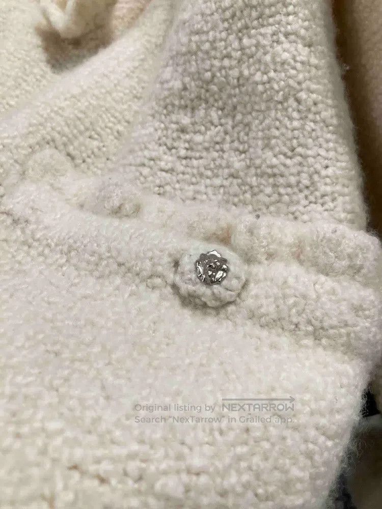 Chanel Chanel Two-pocket sweater with milky white flowers Size XS / US 0-2 / IT 36-38 - 5 Thumbnail