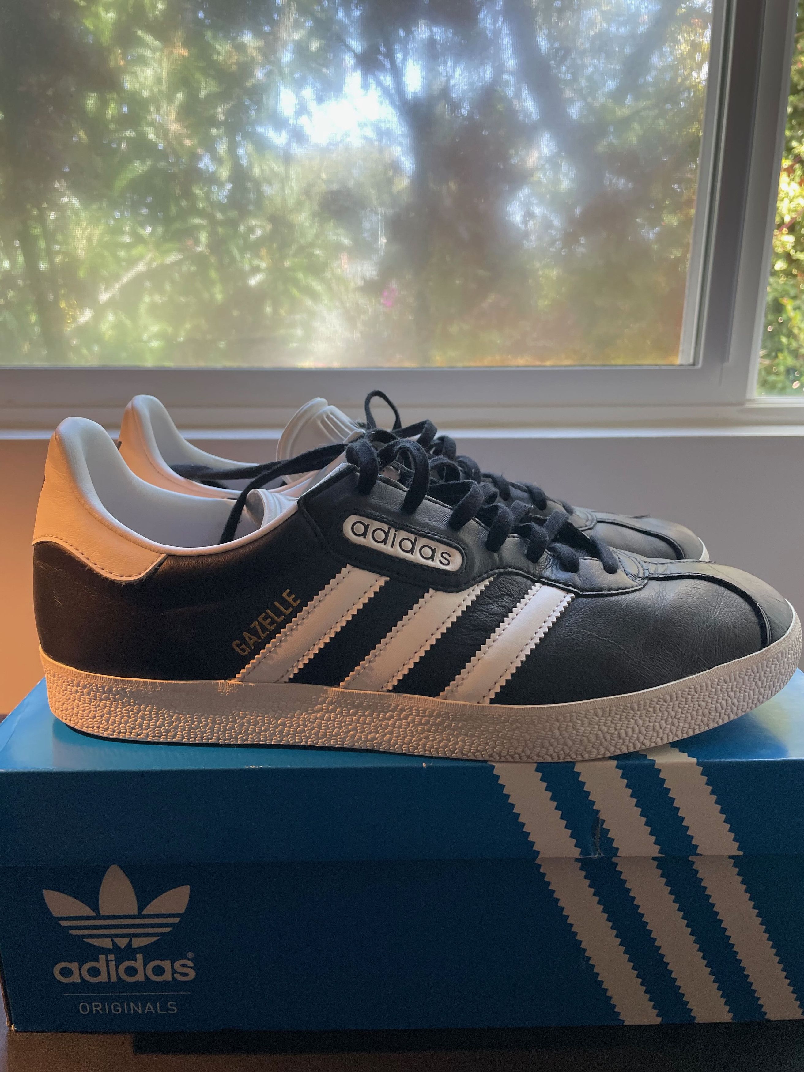 Adidas Gazelle Super Essential Size US 10 / EU 43 - 2 Thumbnail
