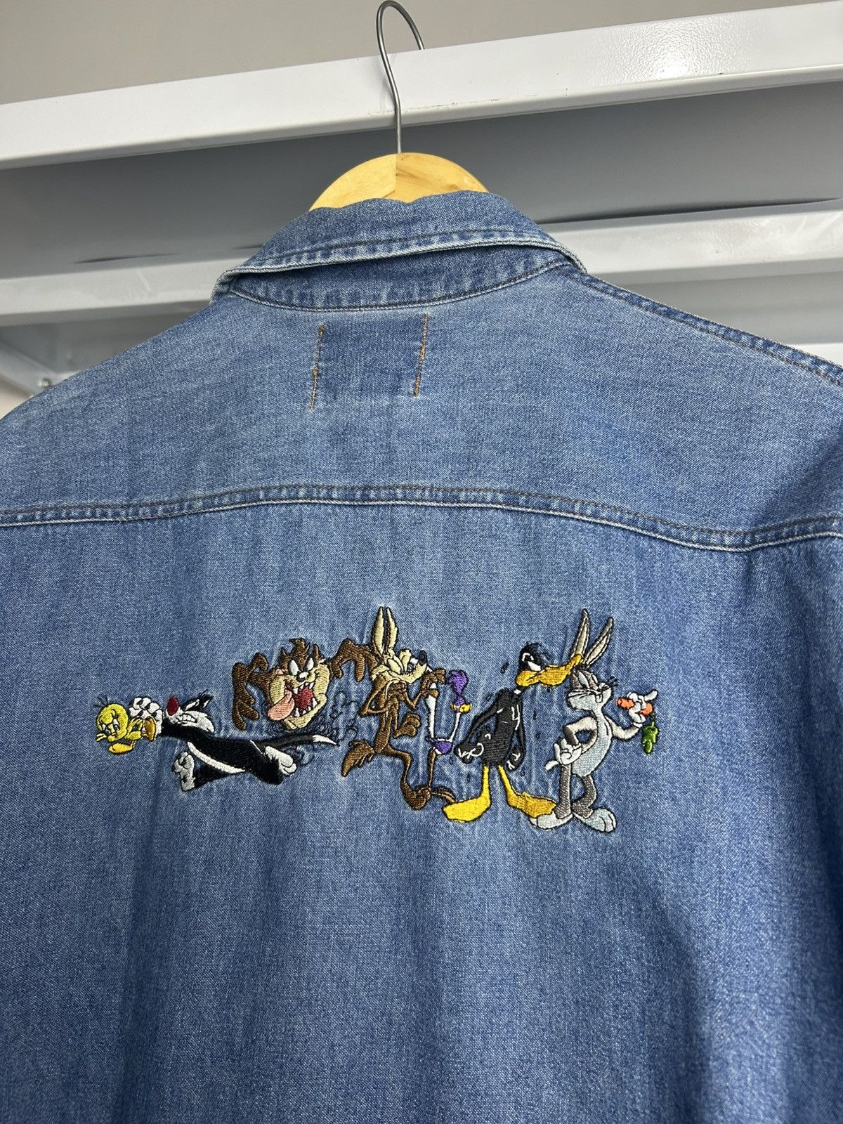 Warner Bros Vintage warner Bros Looney tunes Denim shirt Size US XL / EU 56 / 4 - 5 Thumbnail