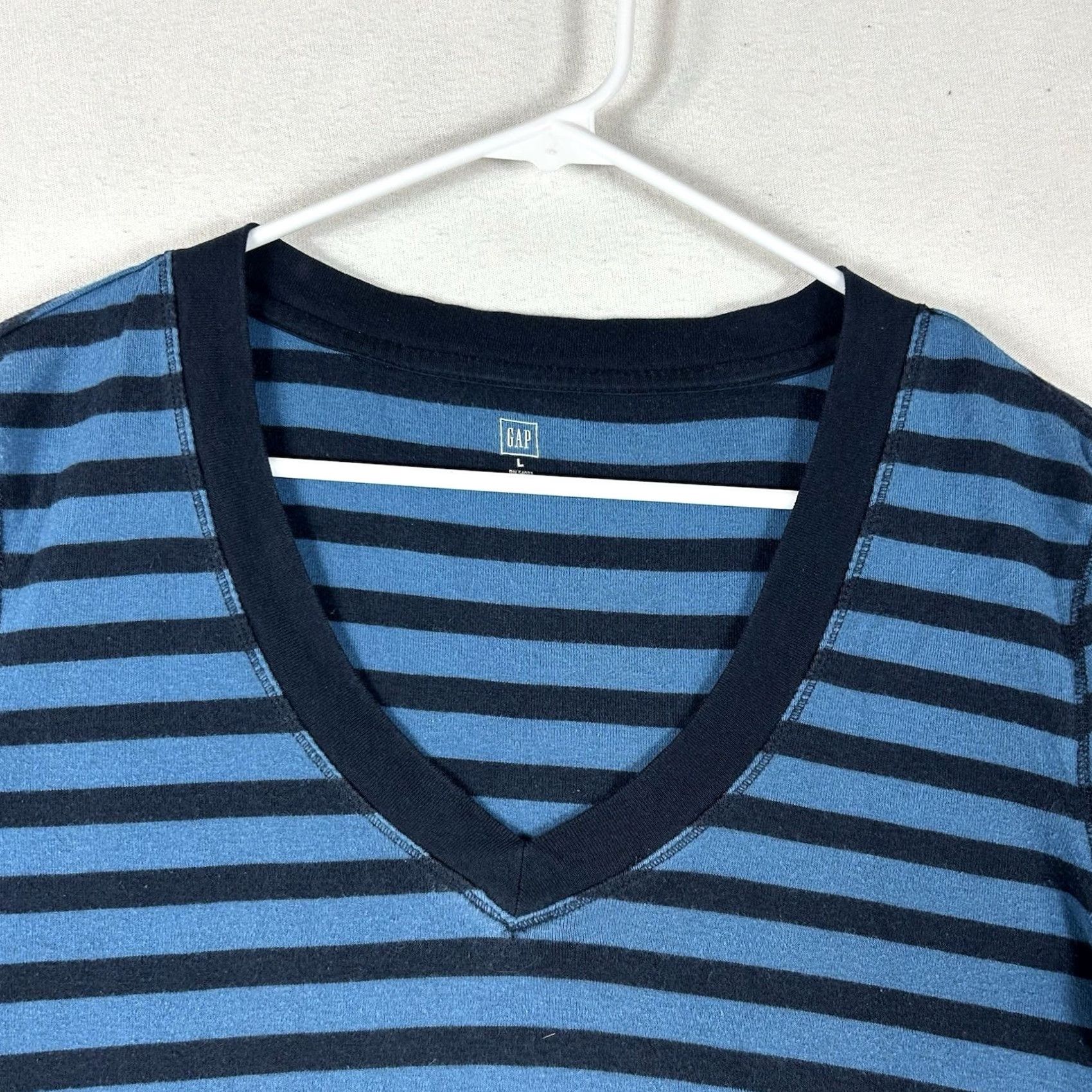 Gap Gap Shirt Womens Large Blue Striped 3/4 Sleeve V-Neck Cotton Tee Size L / US 10 / IT 46 - 2 Thumbnail