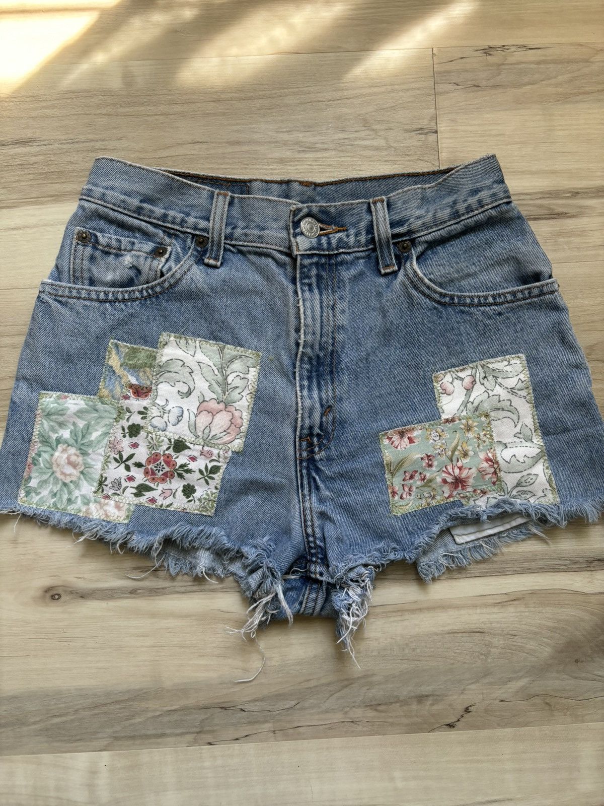 Levi's Levi’s 550 Quilt Patch Shorts Size 26" / US 2 / IT 38 - 1 Thumbnail
