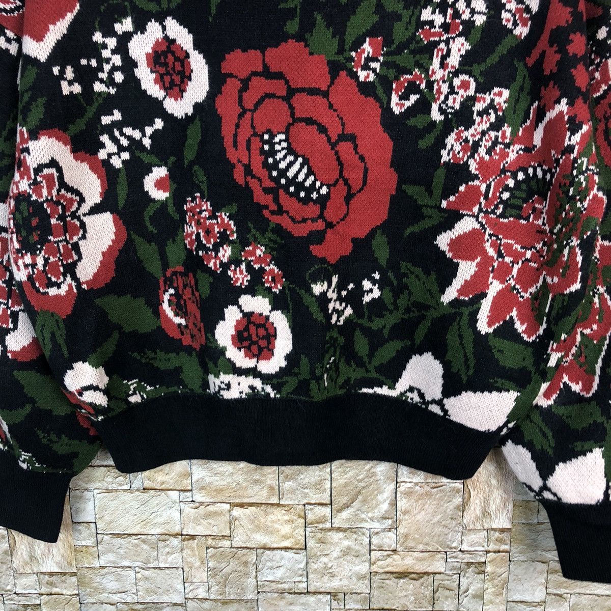 GU GU Red Flower art full sweatshirt Knitwear #A464 Size S / US 4 / IT 40 - 6 Thumbnail