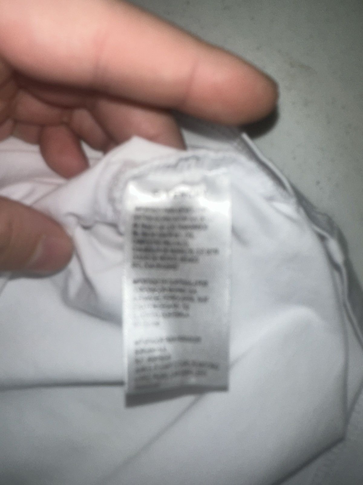Designer Givenchy tee Size US L / EU 52-54 / 3 - 4 Thumbnail